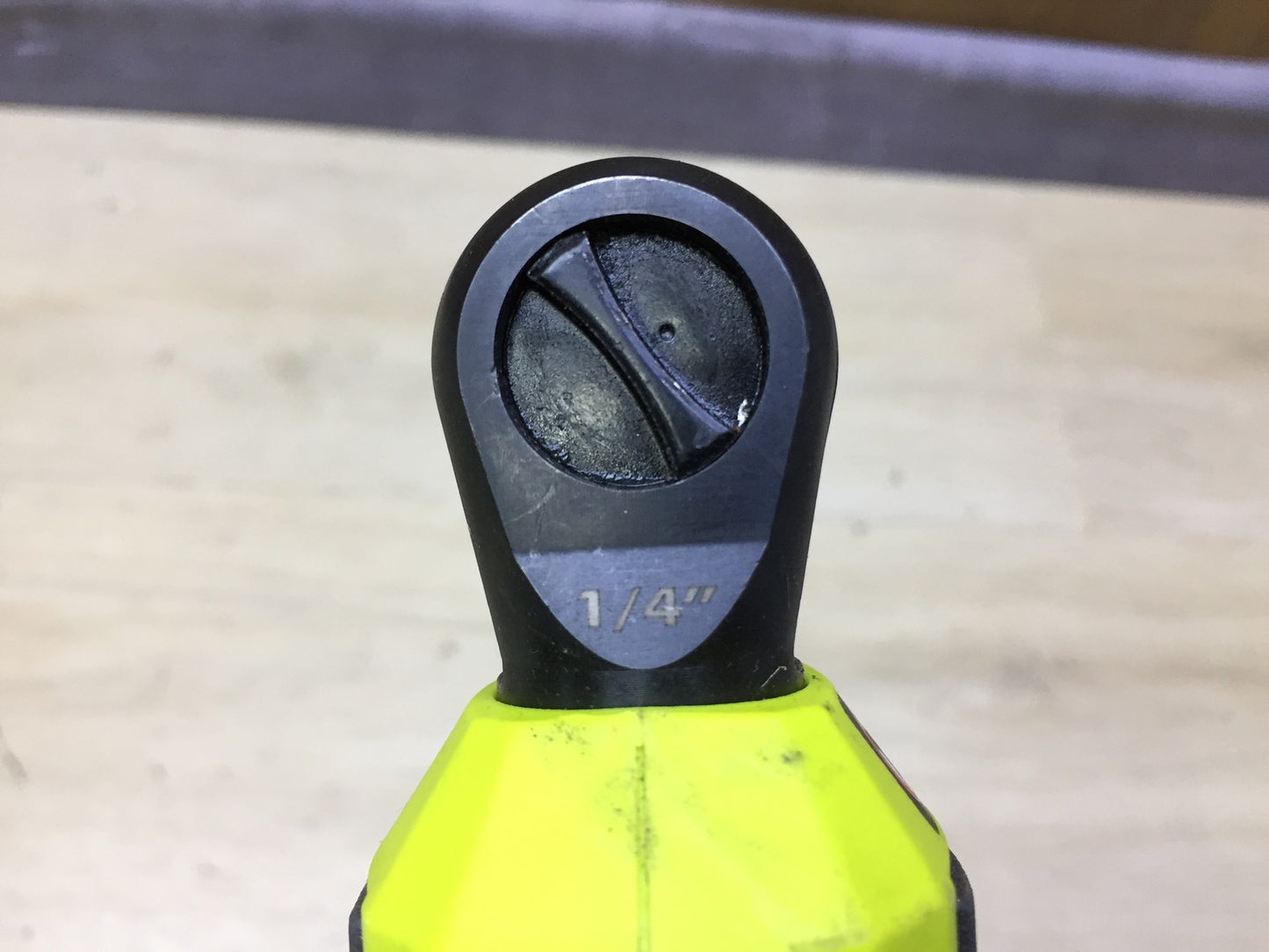 RYOBI 4 V USB-LITHIUM Akku-Ratschenschrauber RR14W4, mit Akku, 1/4 Zoll, I34159