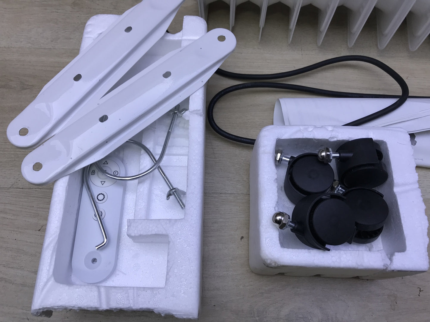 Acelectronic OH-200XA-9 Oil-filled Radiator 2000W with Remote Control, I26025