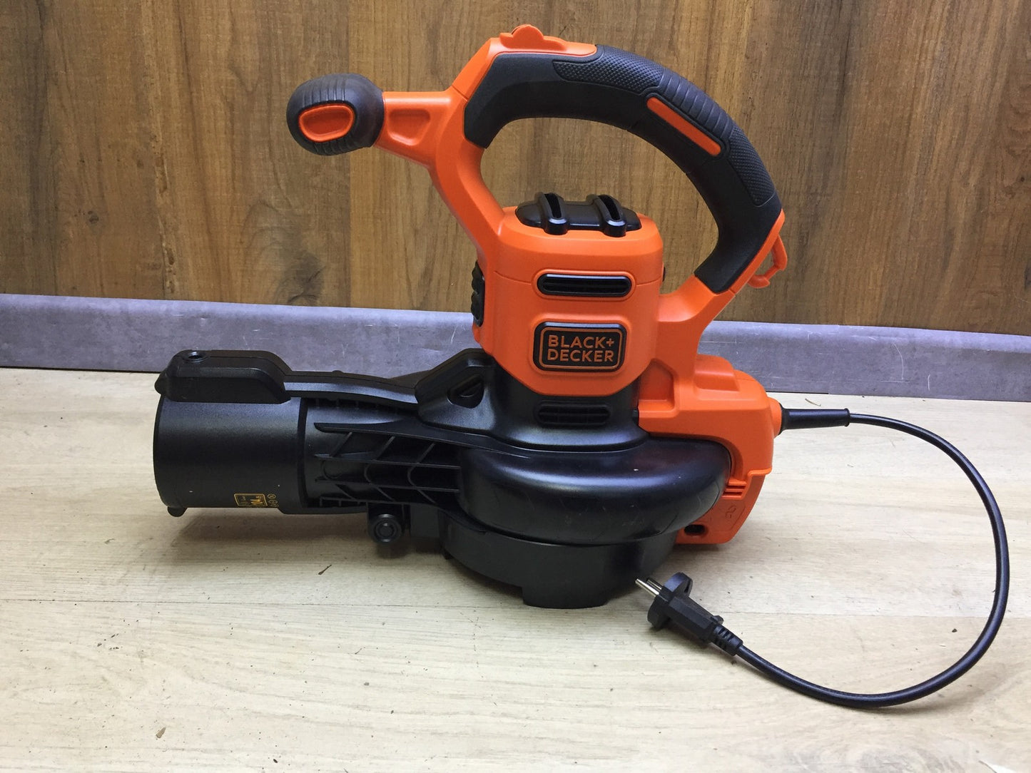 Black&Decker BEBLV300 Electric Leaf Vacuum/Blower 3.0kW 72l, I33015