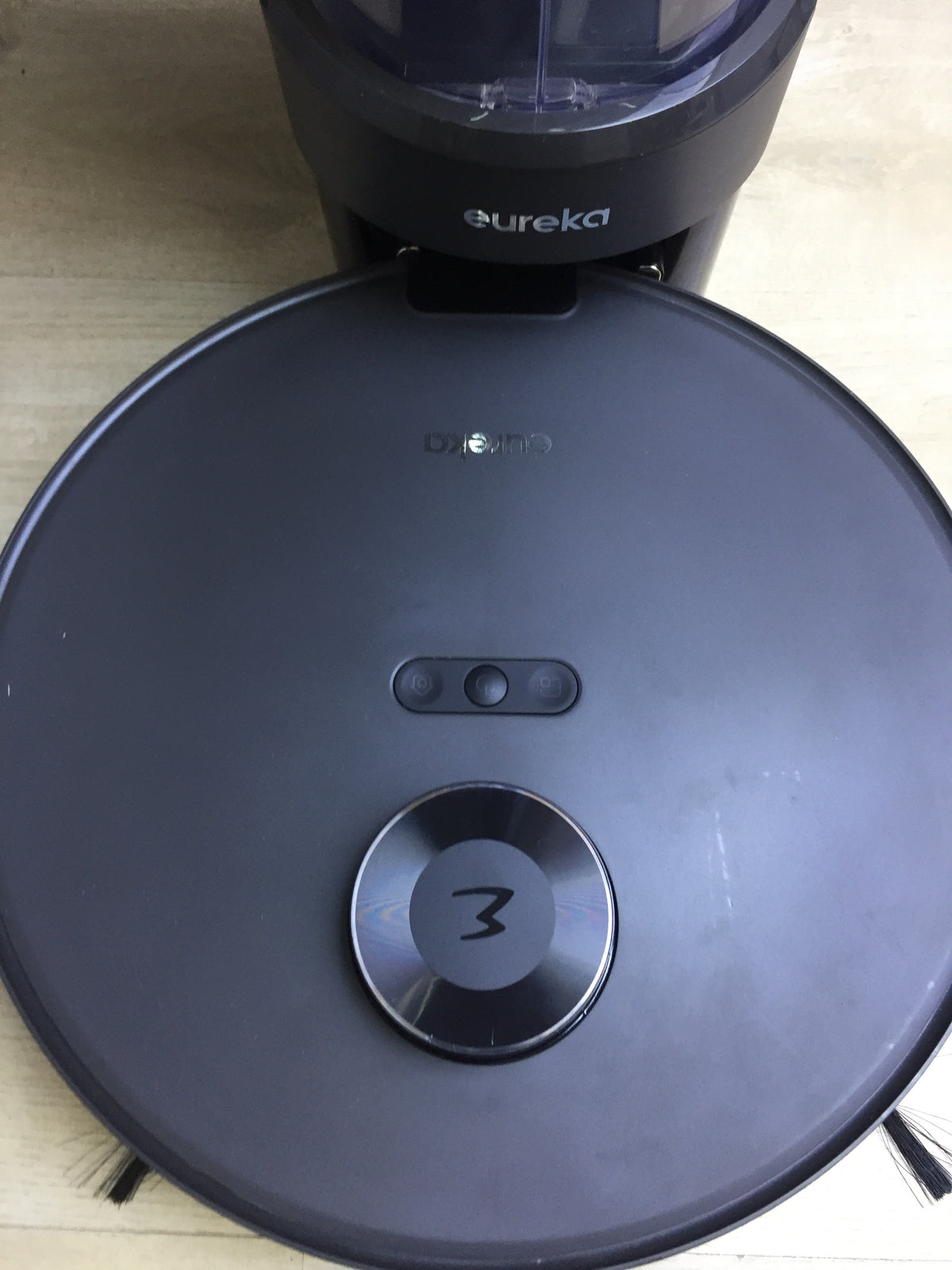 EUREKA NER E10s vacuum/mop robot with bagless vacuum station, I29614