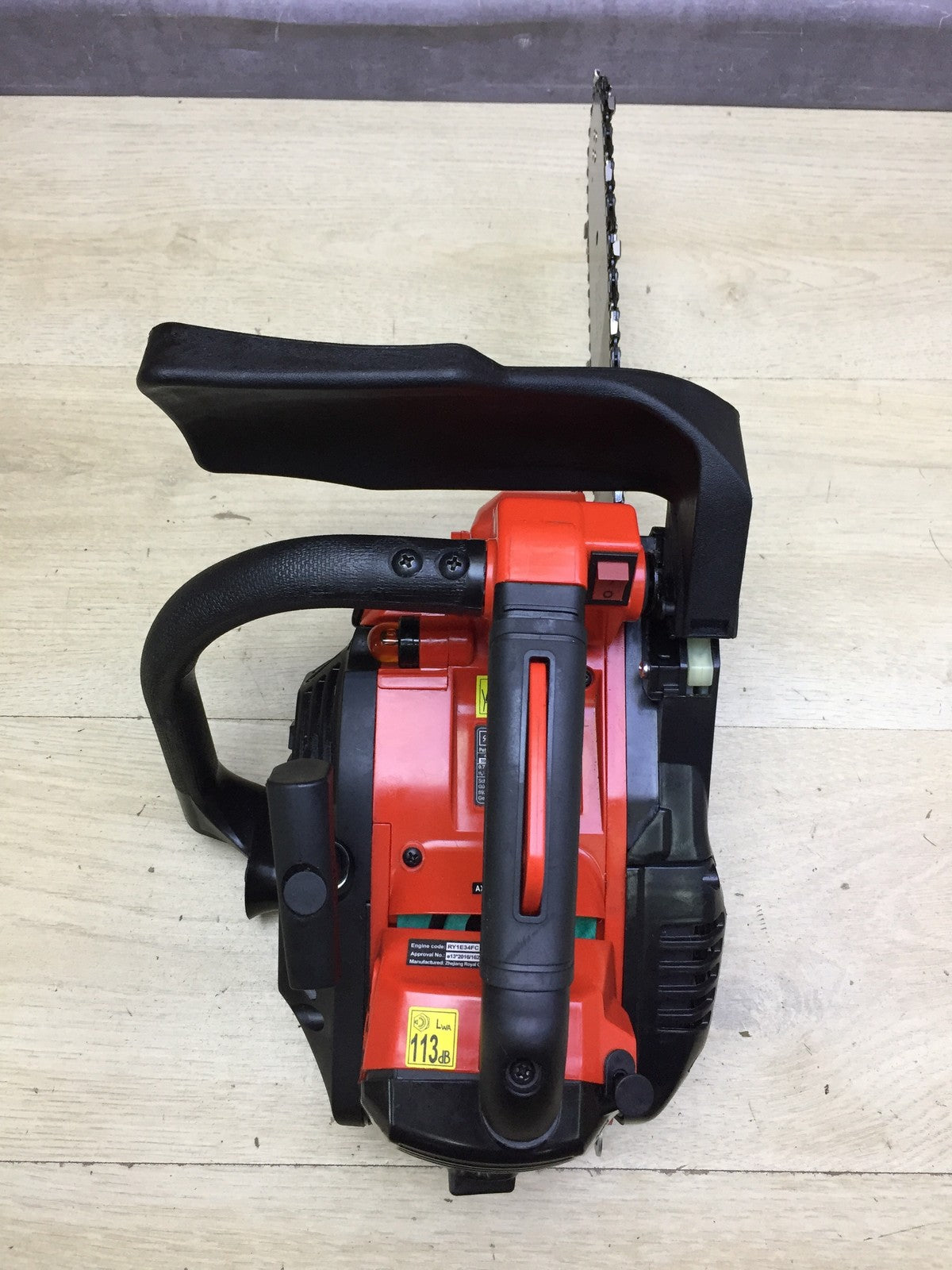 Scheppach PCS26 Benzin-Kettensäge (5910126903), 20cm Schnittdurchmesser, I33565