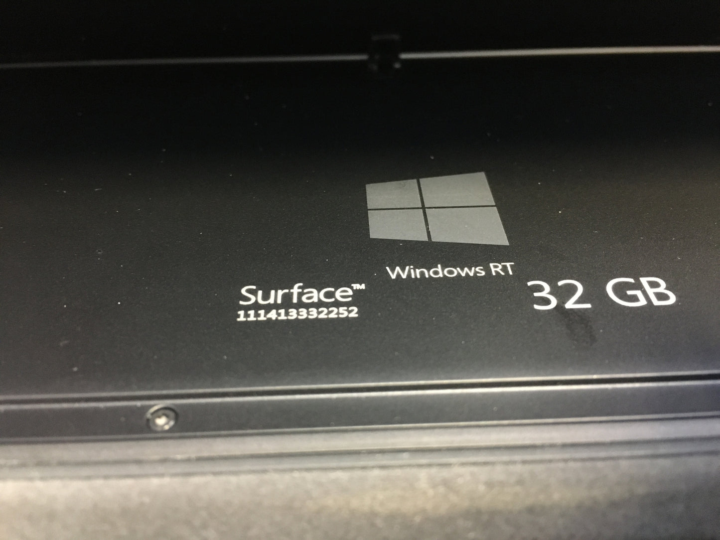 Microsoft Surface RT 32GB 1516 Windows Tablet 10.6" Touch WiFi