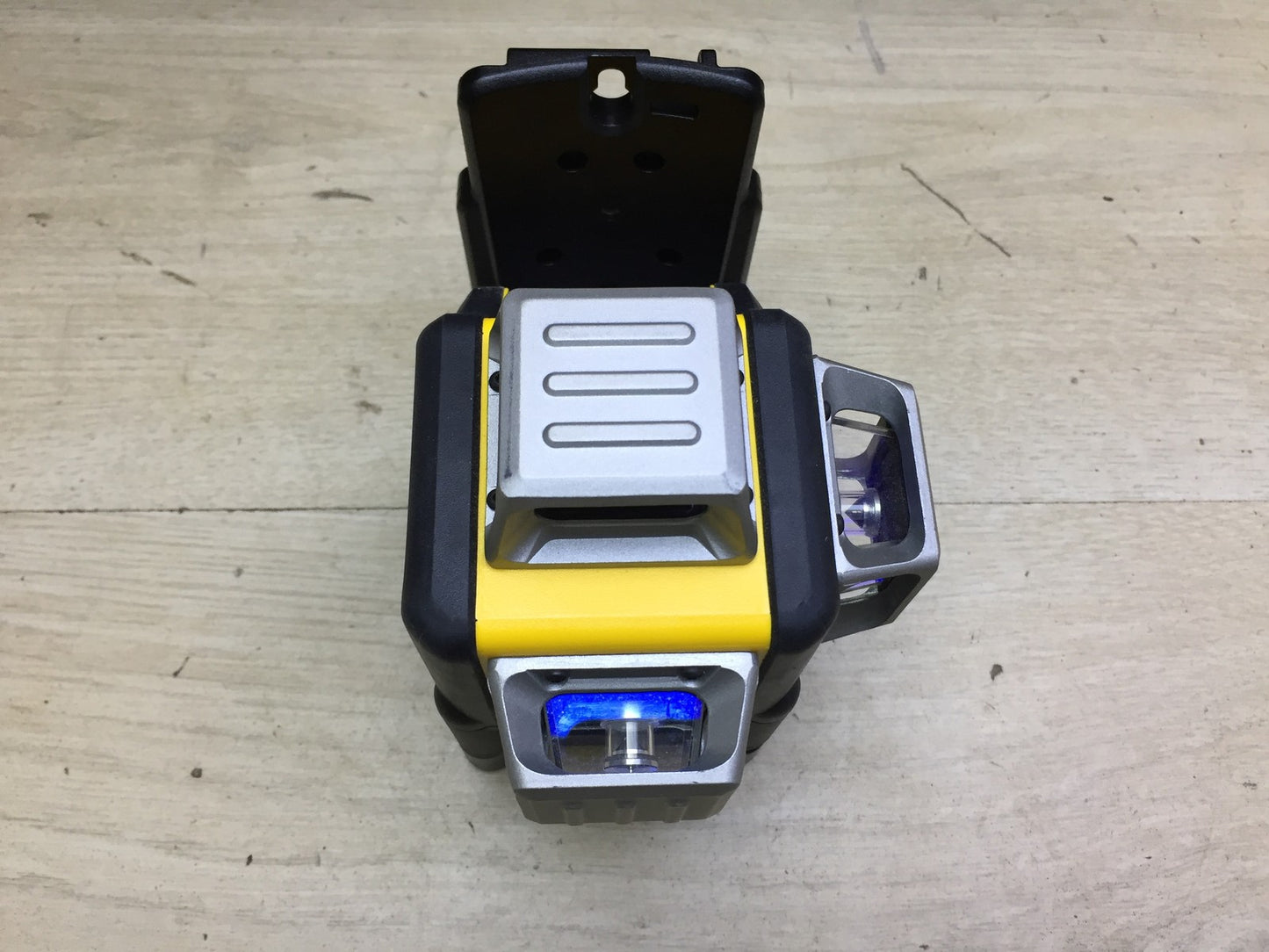 Dewalt cross line laser DCE089G without battery 2.0 Ah, I33106