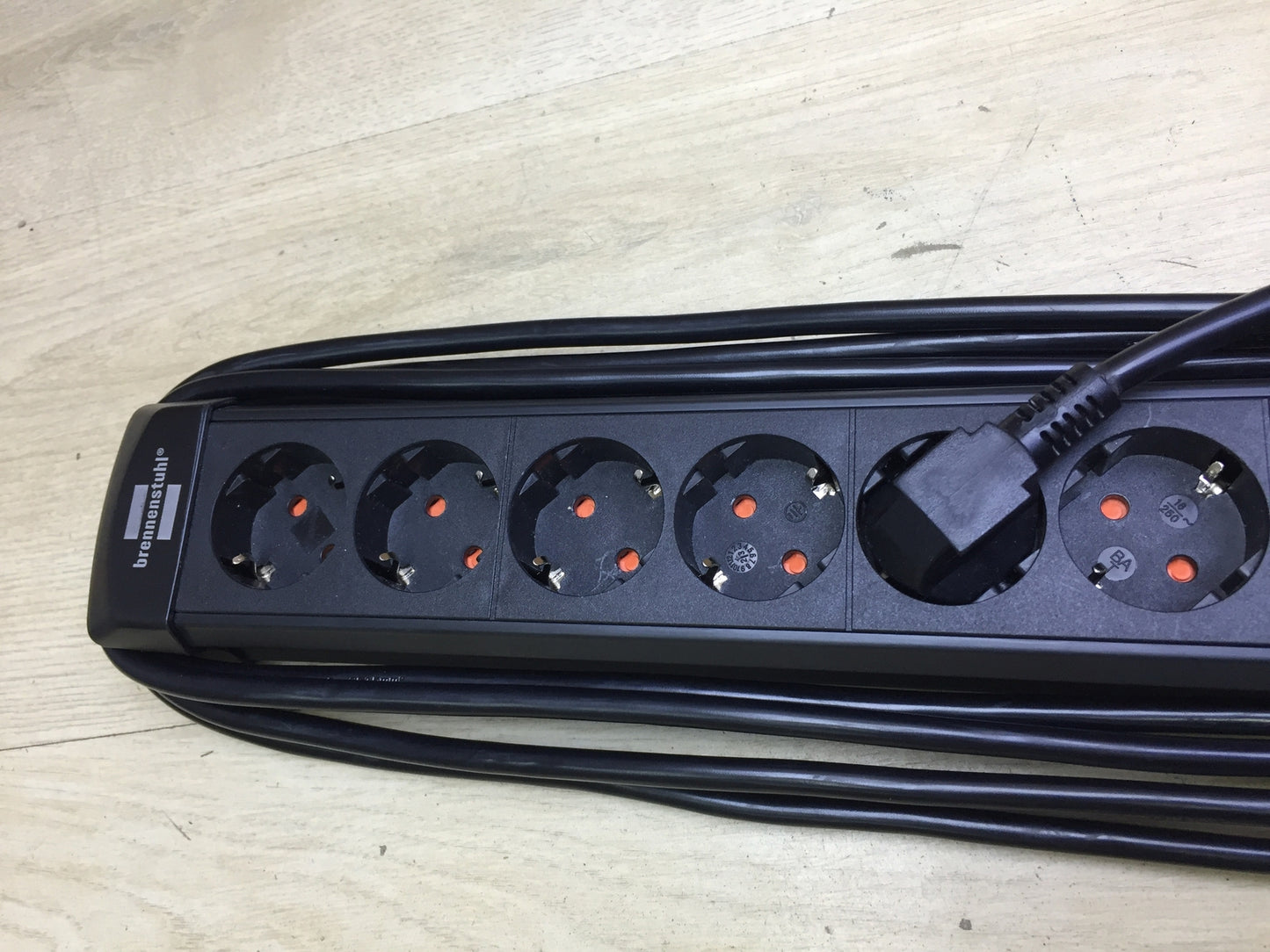 Brennenstuhl 1951160402 Premium-Line 6-way power strip, 5m cable, I32308