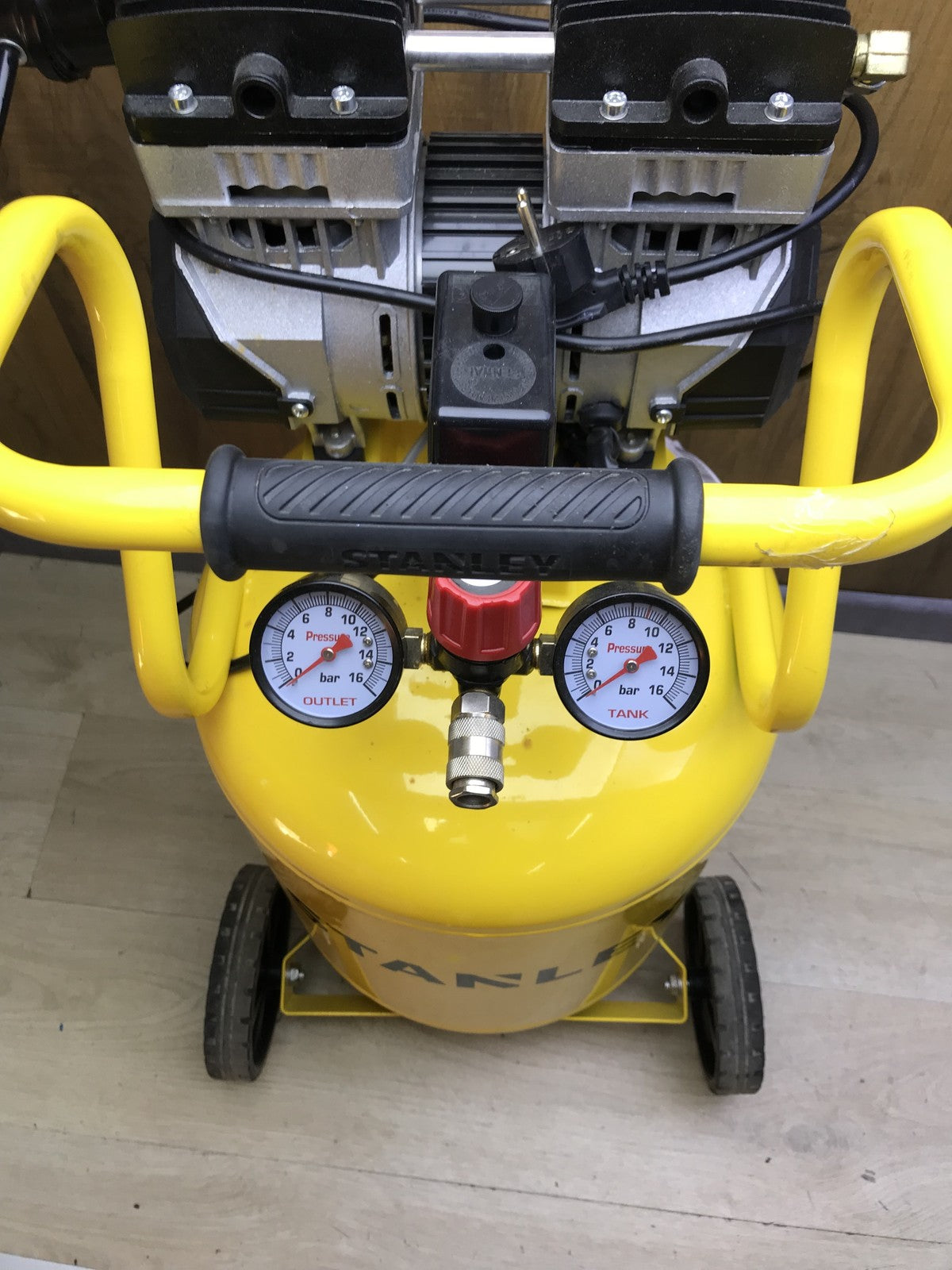 Stanley SXCMS1350VE Siltek Silent Air Elektro-Kompressor 50l 955W, I32991