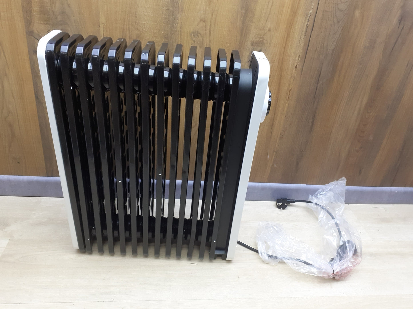PELONIS oil-filled radiator 2500W, energy-saving, 13 fins, I23957