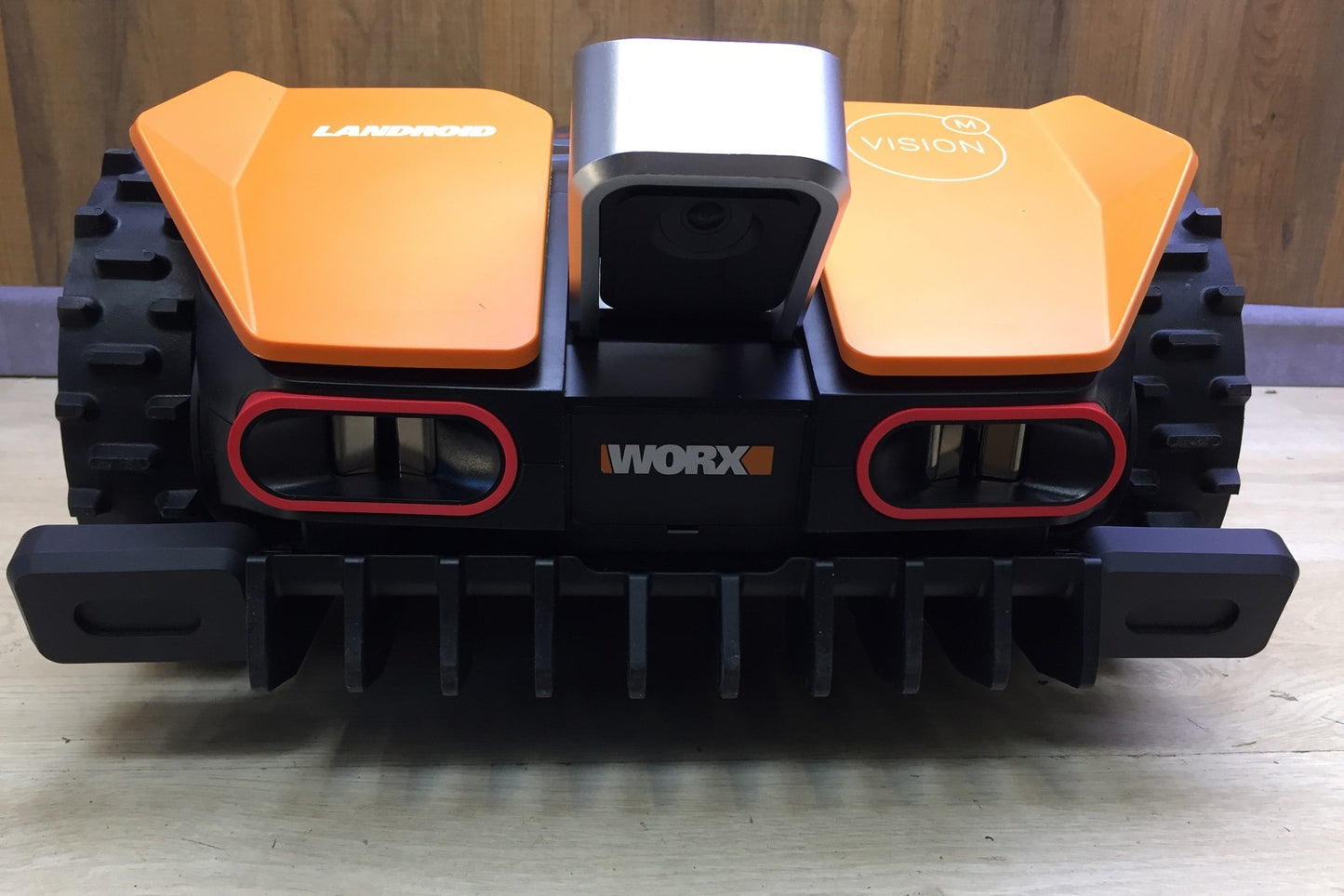 WORX Landroid Vision M600 robotic lawnmower WR206E.1 for gardens up to 600m², I33150