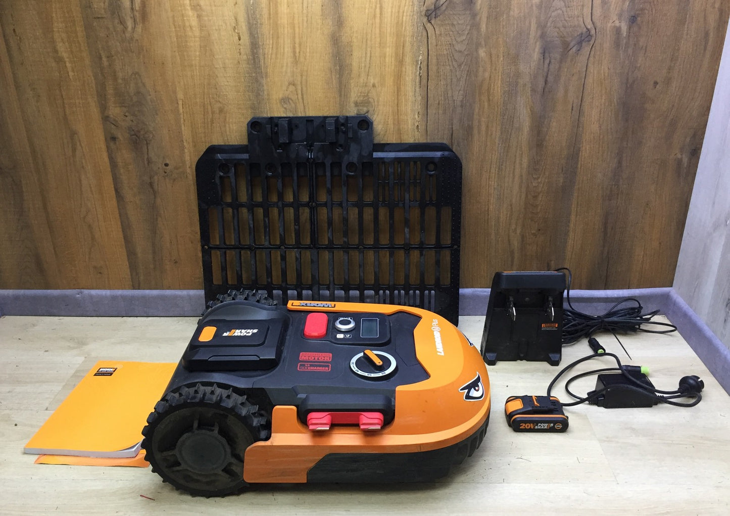 WORX Landroid M500 PLUS WR165E Robotic Lawnmower for up to 500 sqm with Wi-Fi, Bluetooth, I33173
