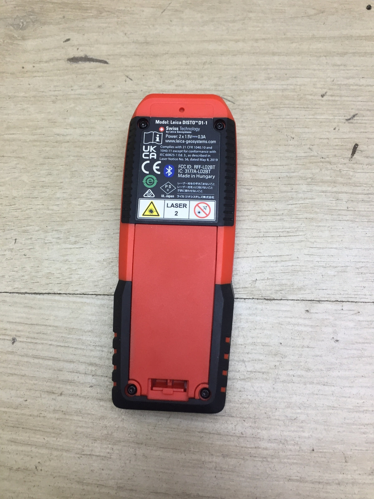 Leica DISTO D1 laser distance meter with Bluetooth for apps, I31804