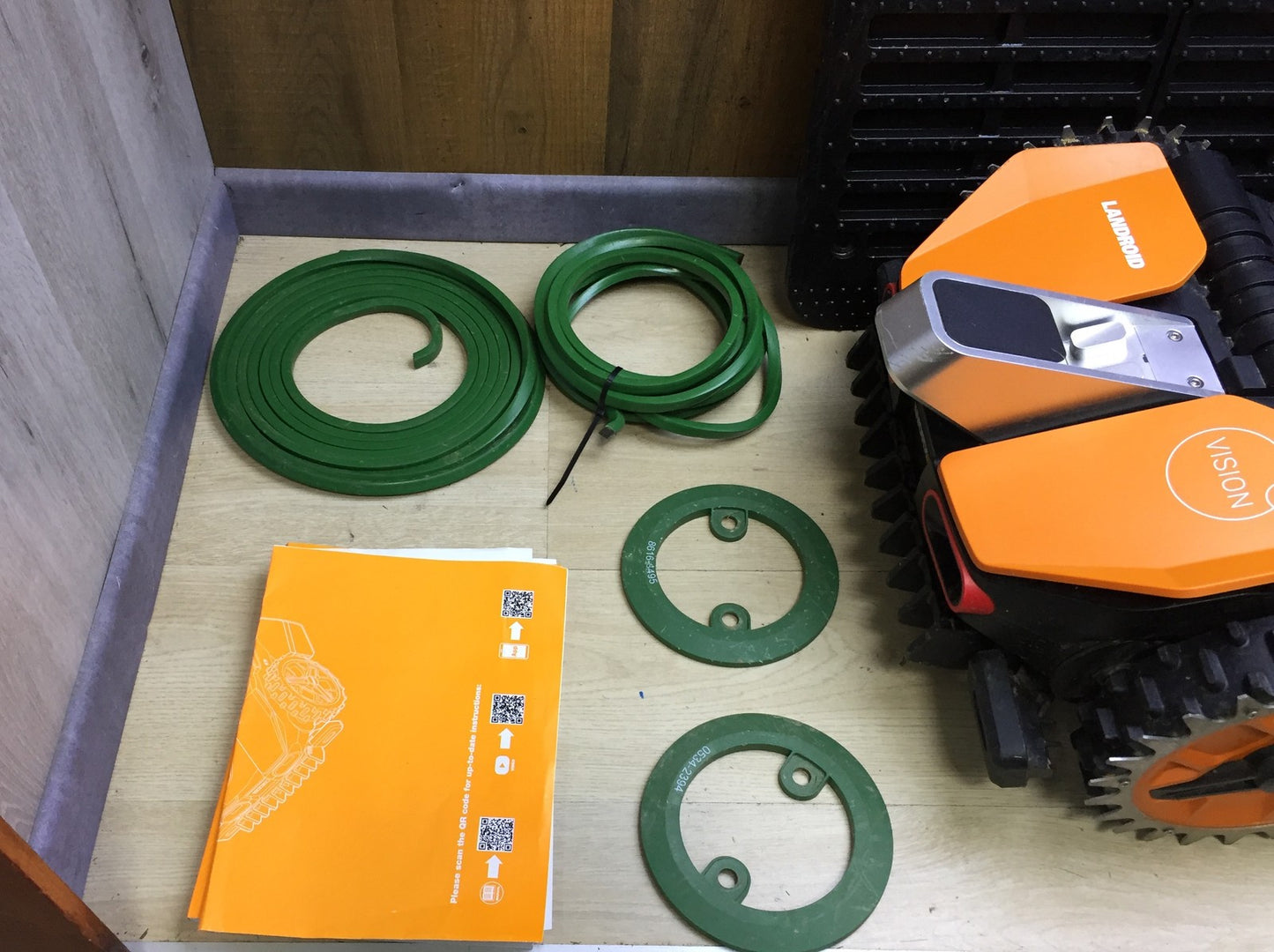WORX Landroid Vision L1300 Mähroboter WR213E.1 für Gärten bis 1300m² I33172