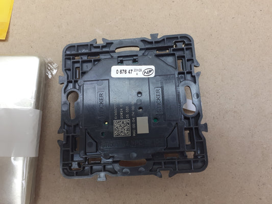 Legrand LEG67647 Rolladenschalter, Métal Titane, I07212