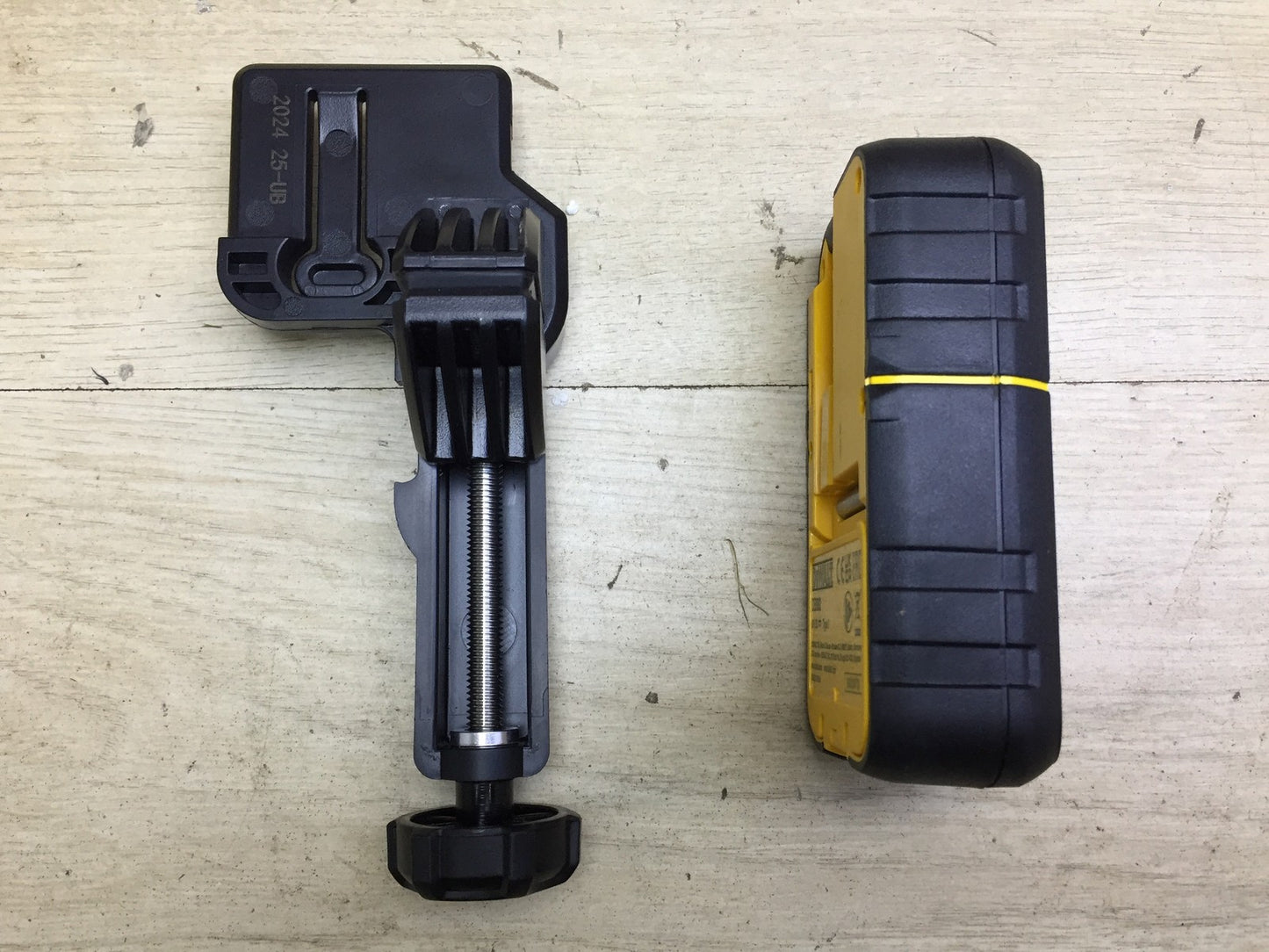 DEWALT DE0892 Receiver/Laser Detector, I33123
