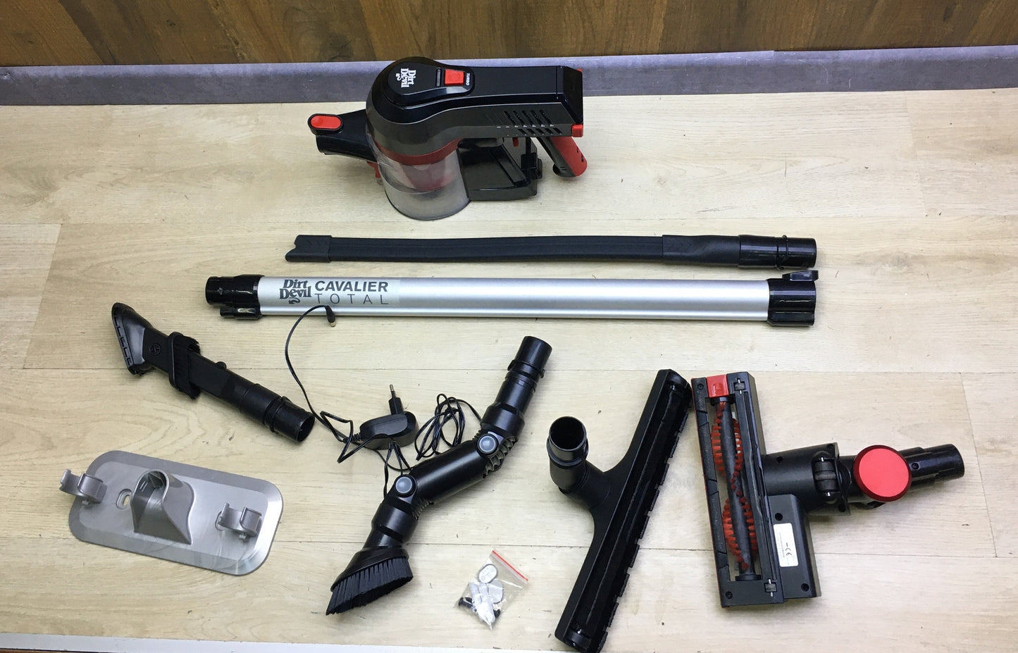 Dirt Devil Cavalier Total DD698-5 Cordless Handheld Vacuum Cleaner, I31342