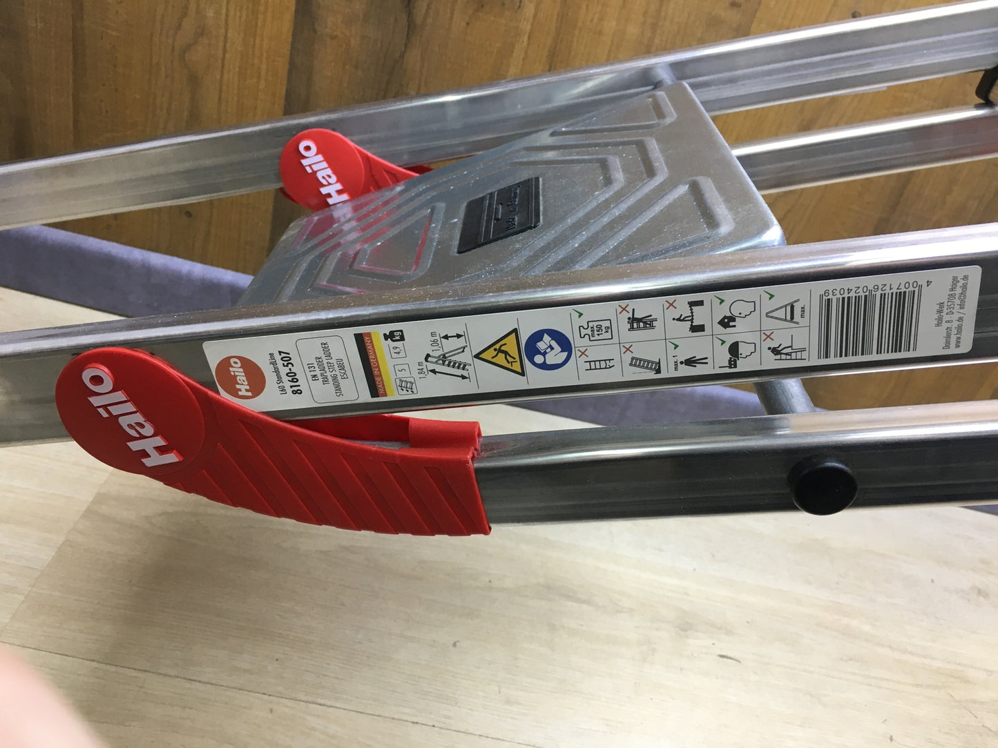 Hailo L60 StandardLine aluminum safety stepladder, 5 steps, I30500
