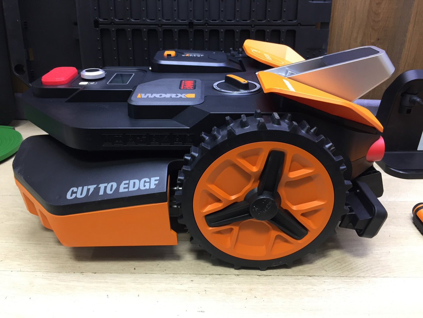 WORX Landroid Vision M600 Mähroboter WR206E.1 für Gärten bis 600m², I33683