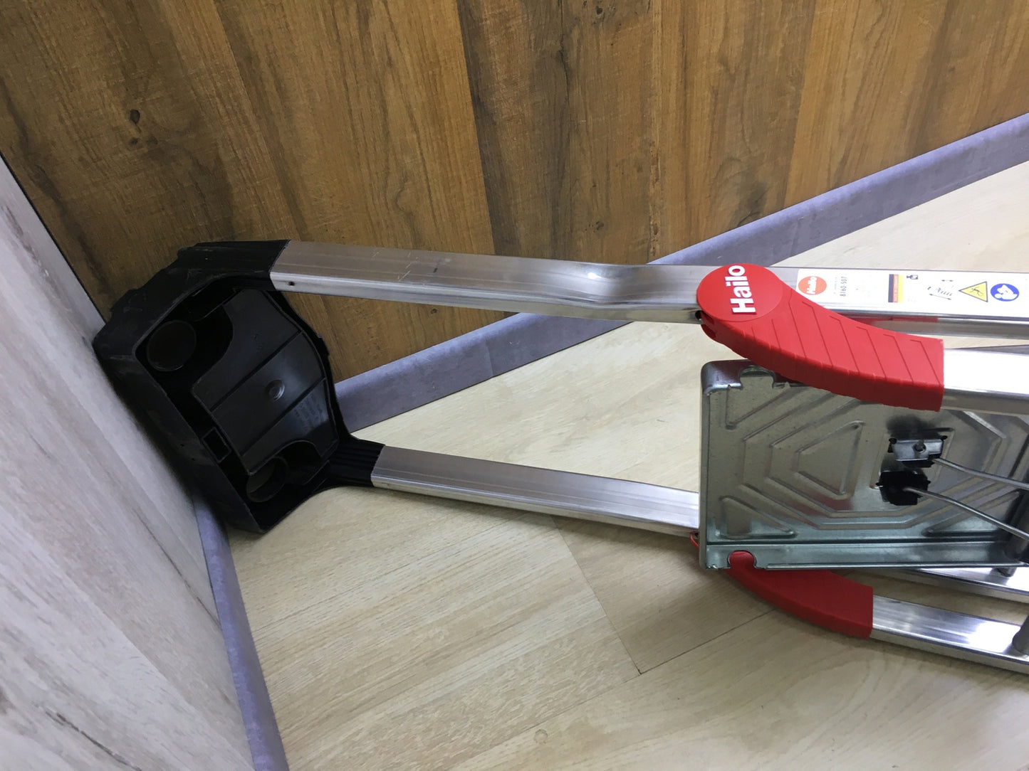 Hailo L60 StandardLine aluminum safety stepladder, 5 steps, I30500
