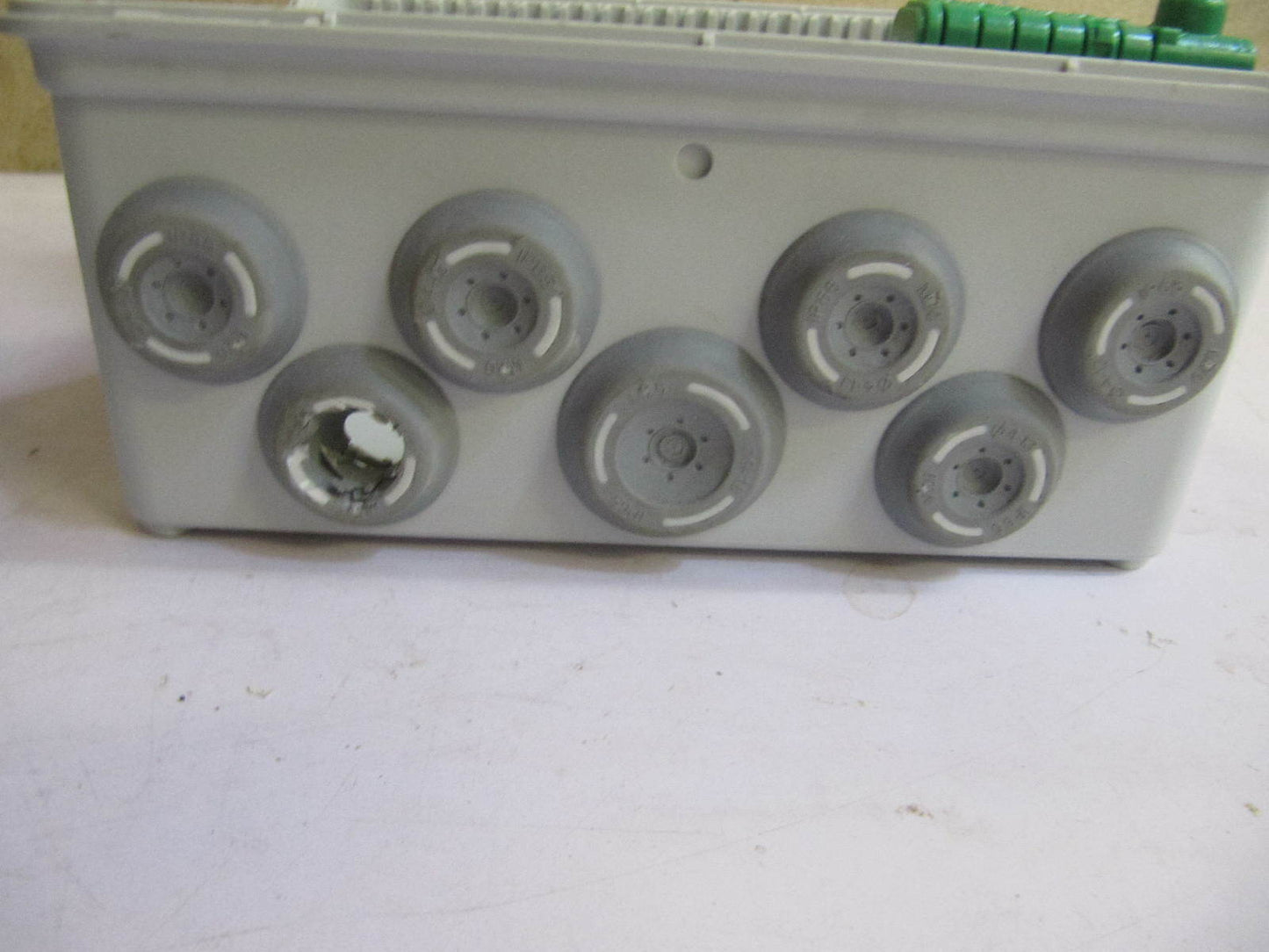 Legrand LEG92743 Verteilerkasten, wasserdicht (IP55) 8 Module Rechnung V00586