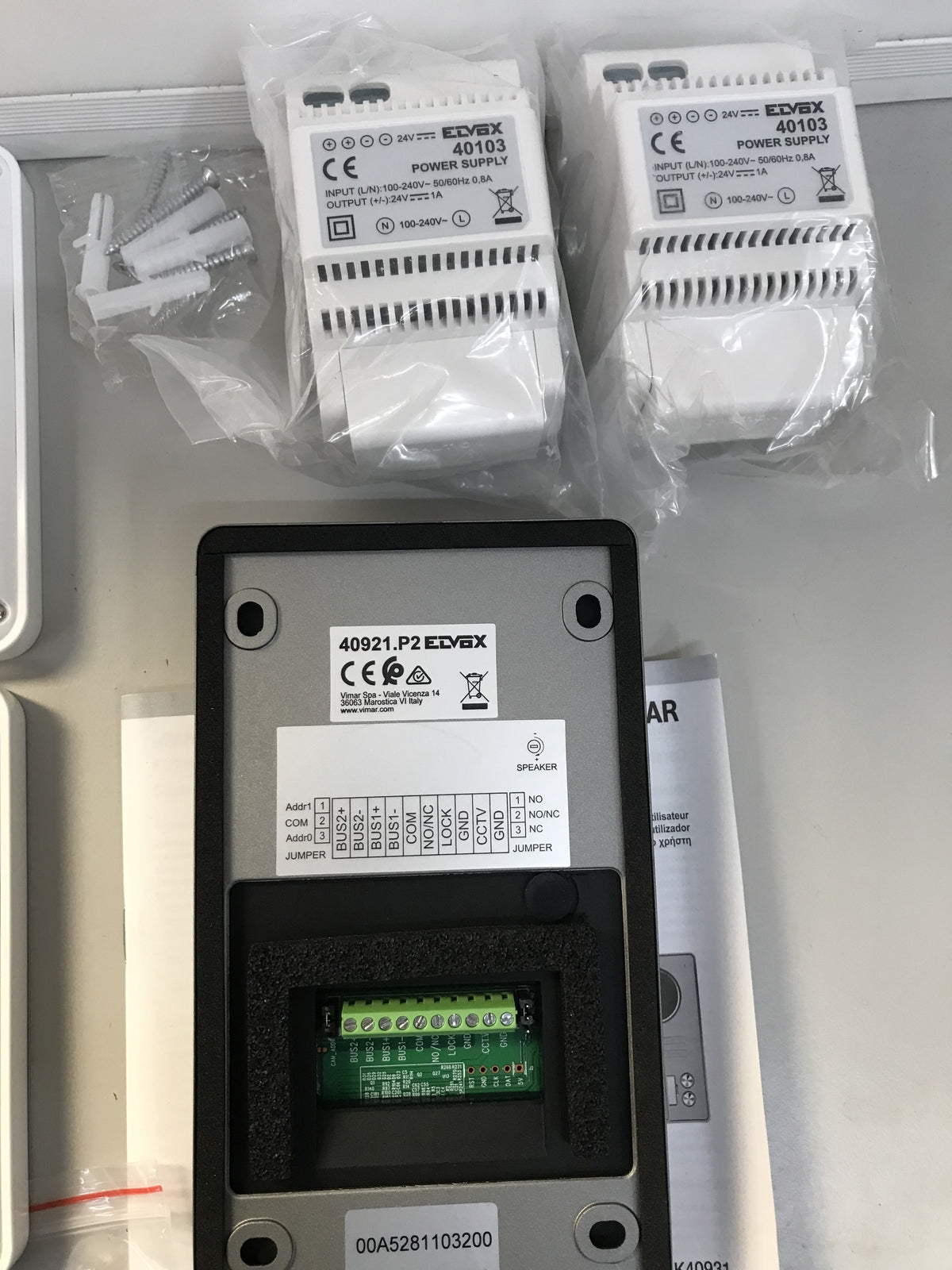 VIMAR K40931 Videosprechenalage Set für 2 Familien, I32271