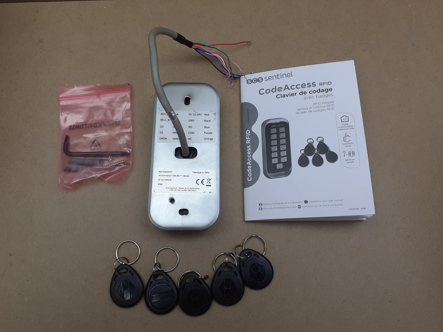 SCS SENTINEL Kabelgebundene RFID-Tastatur zum Kodieren mit Abzeichen, I06877