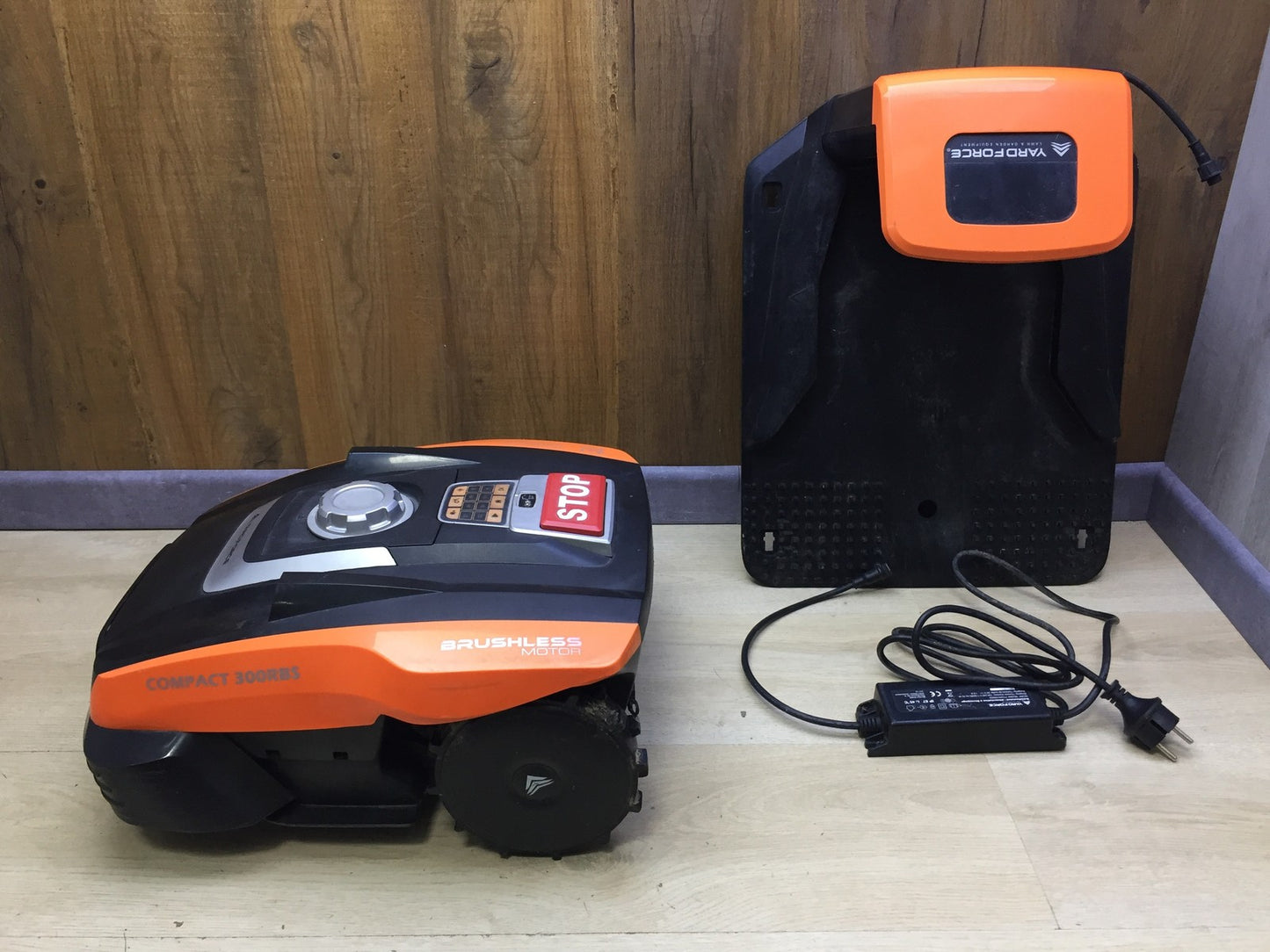 Yard Force FORCE robotic lawnmower COMPACT 300RBS up to 300 sqm, I33294