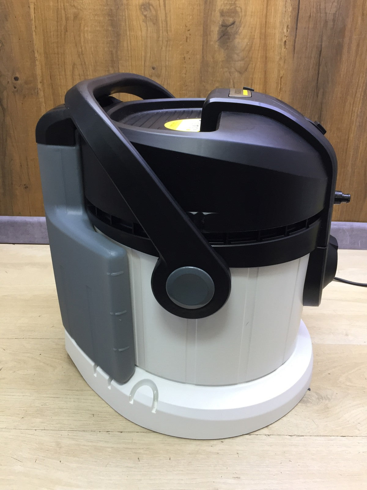 Kärcher SE 4 Plus Waschsauger (1.081-170.0), 1000 W, I33485