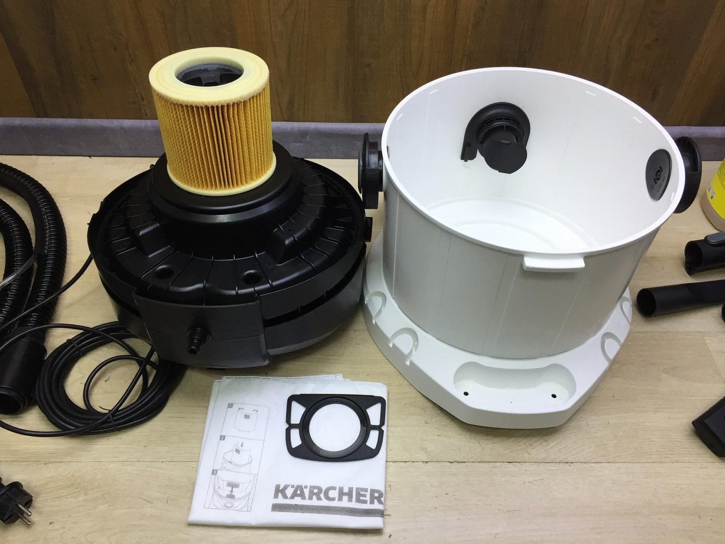 Kärcher SE 4 Plus Waschsauger (1.081-170.0), 1000 W, I33485