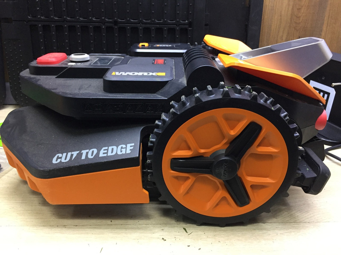 Worx Landroid Vision L1600 Mähroboter WR216E, für Gärten bis 1600qm, I34129