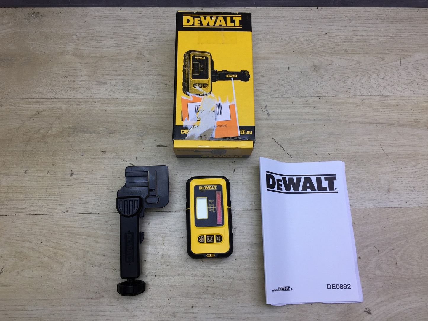 DEWALT DE0892 Receiver/Laser Detector, I33123