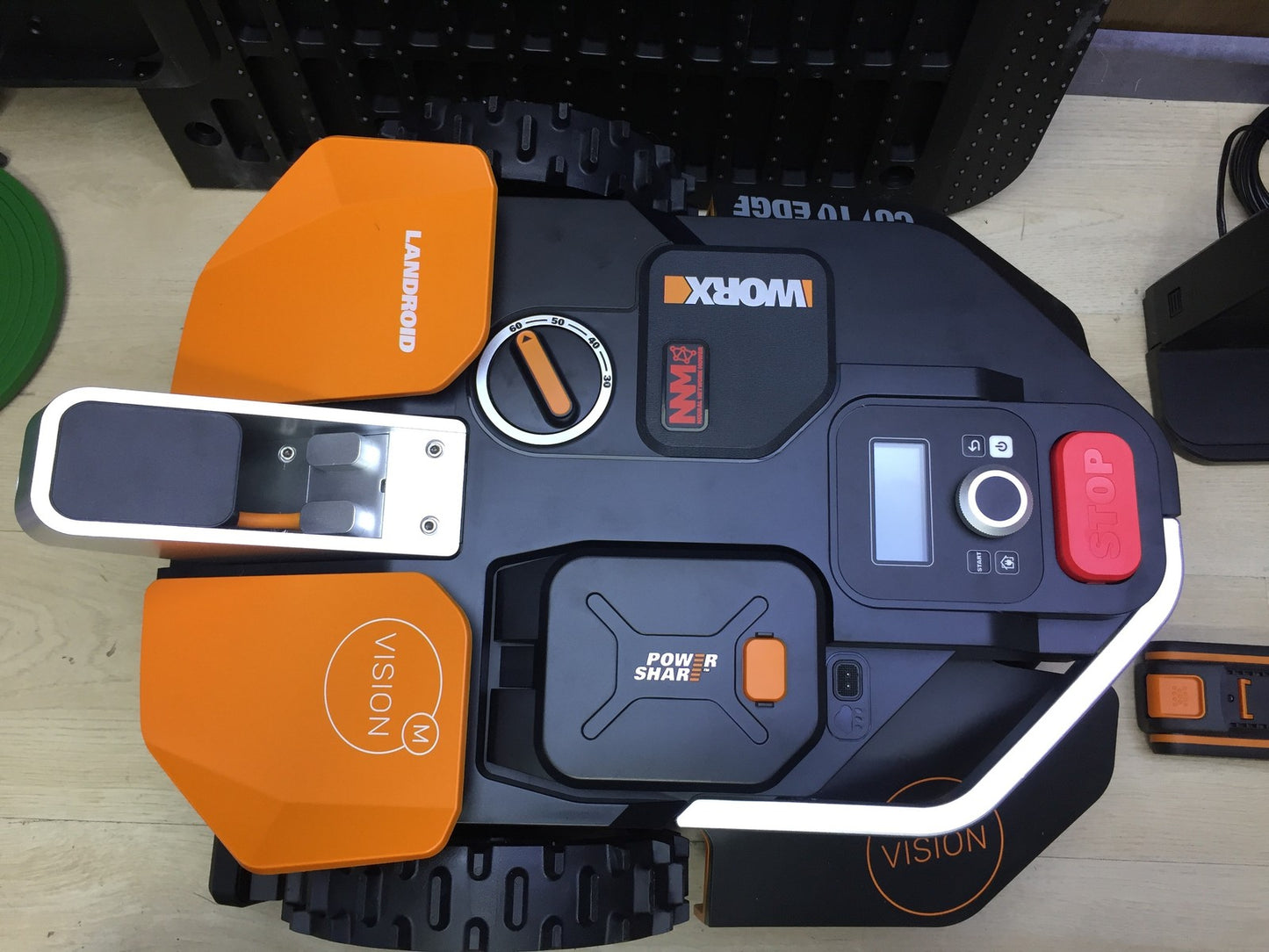WORX Landroid Vision M600 Mähroboter WR206E.1 für Gärten bis 600m², I33683