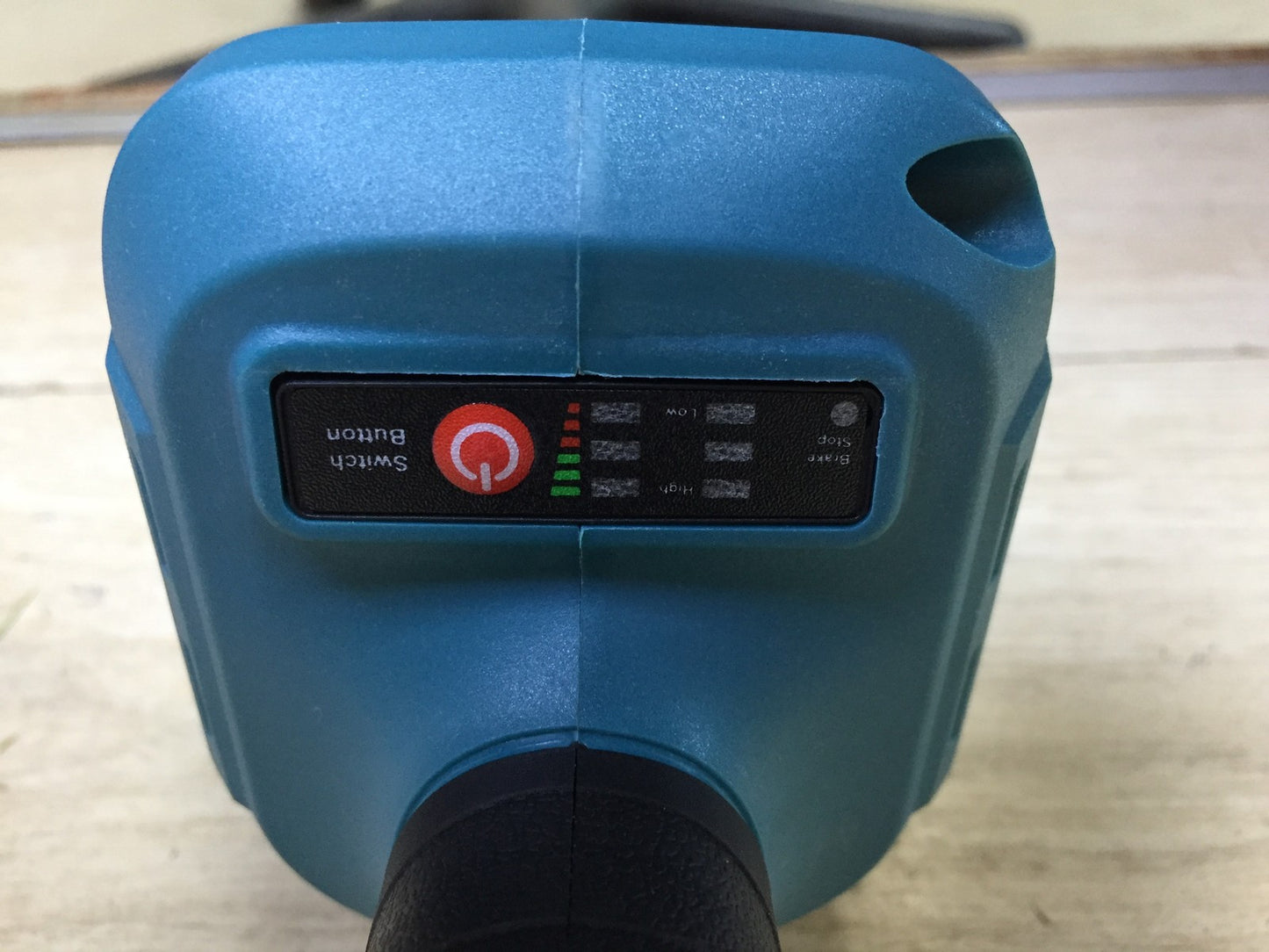 Aokia FH-8821B cordless impact wrench, including 2x 21V 4.0Ah batteries and charger, I33247