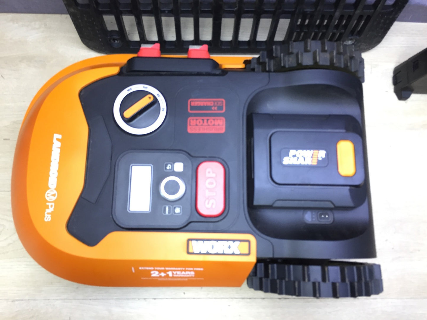 WORX Landroid M700 PLUS WR167E robotic lawnmower for gardens up to 700 sqm, I33526