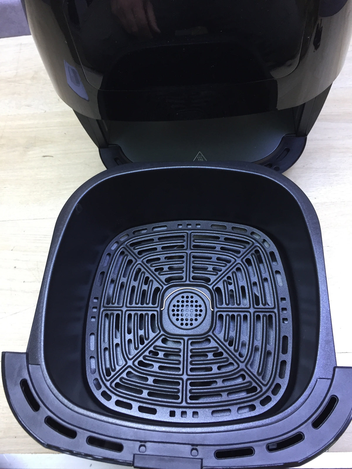 Amazon Basics DF7006T-GS Air Fryer with Digital Touchscreen, 9L, I29291