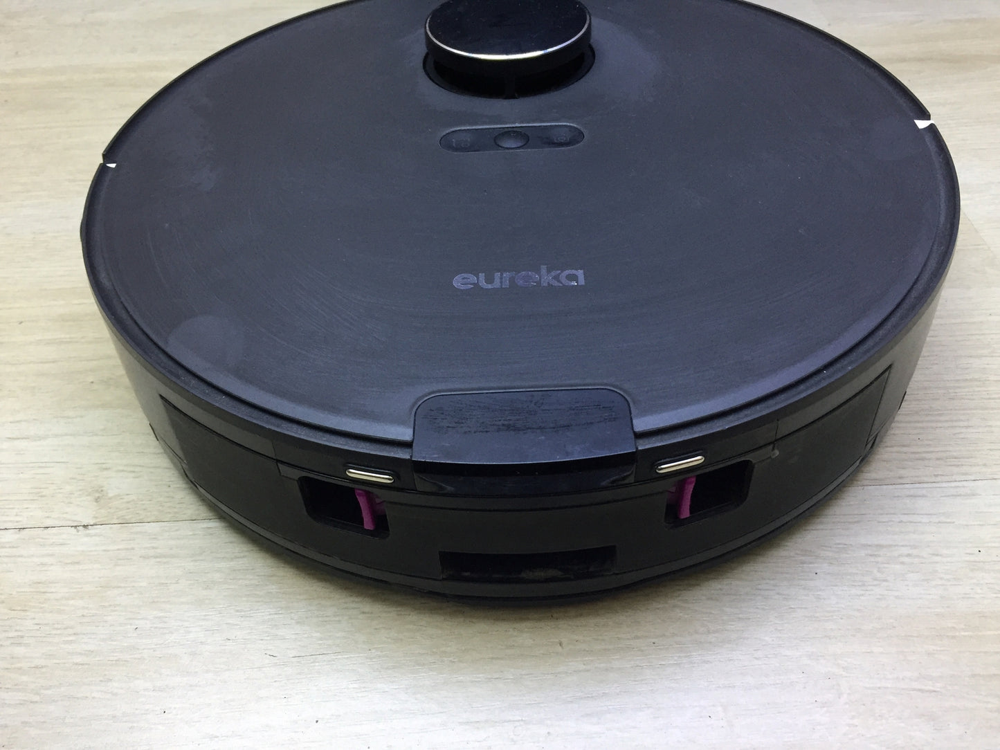 EUREKA NER E10s vacuum/mop robot with bagless vacuum station, I29630