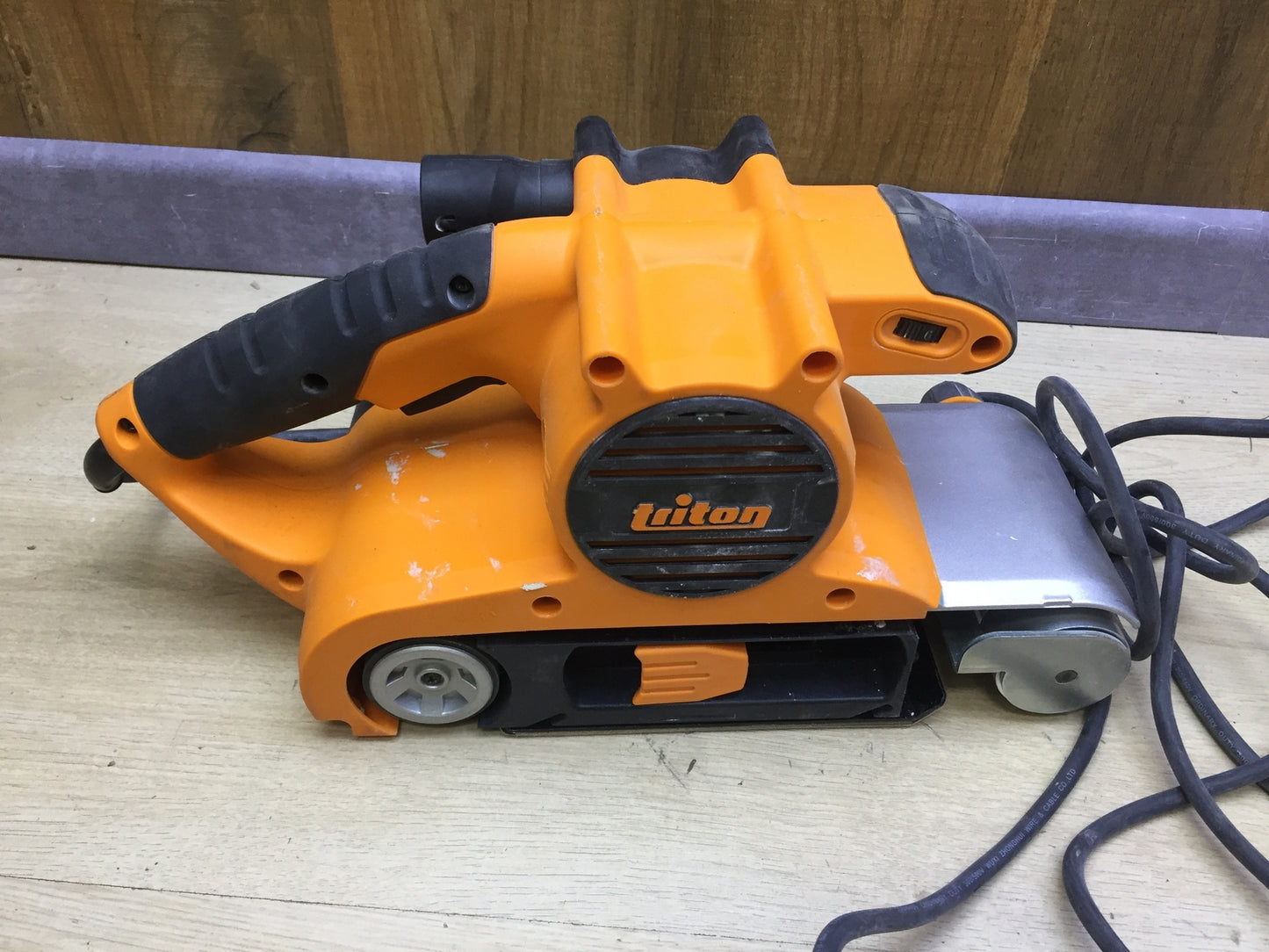 Triton T41200BS Bandschleifer 1200W 100mm I31664