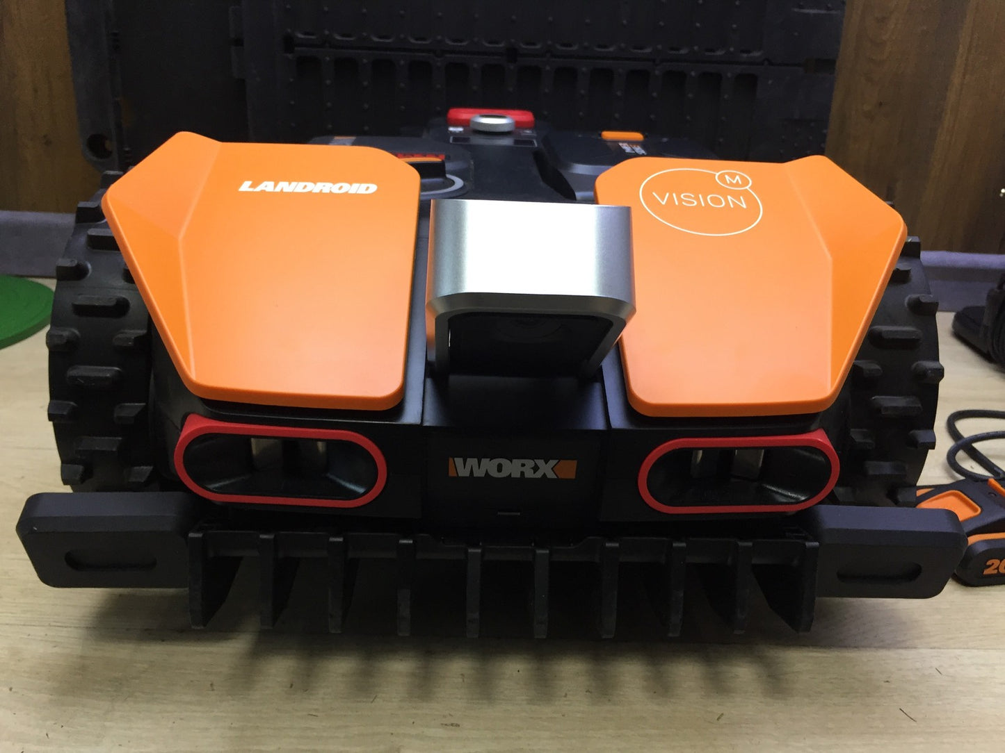 WORX Landroid Vision M600 Mähroboter WR206E.1 für Gärten bis 600m², I33574