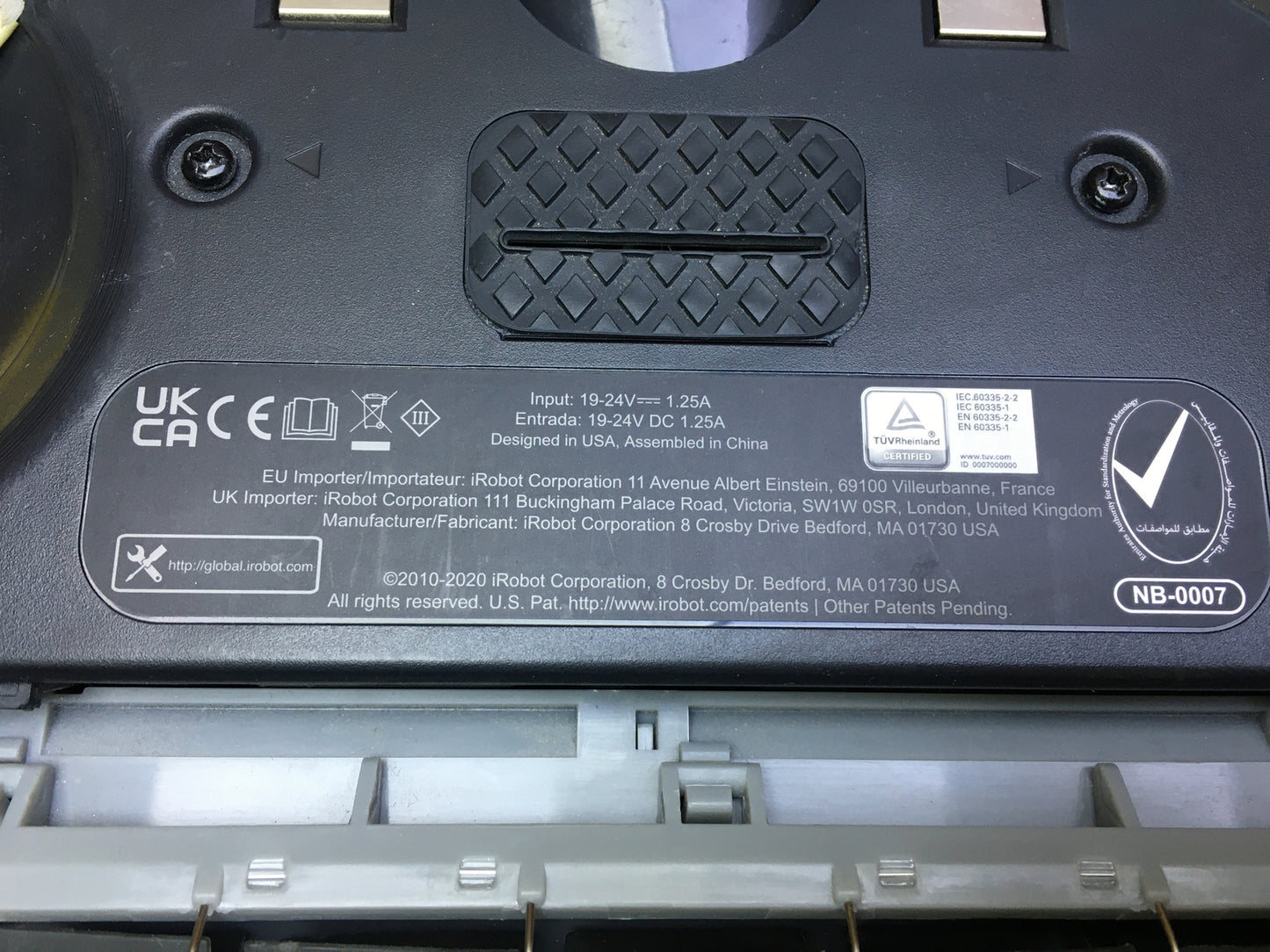 iRobot Roomba 692 App-Controlled Robot Vacuum, I31116