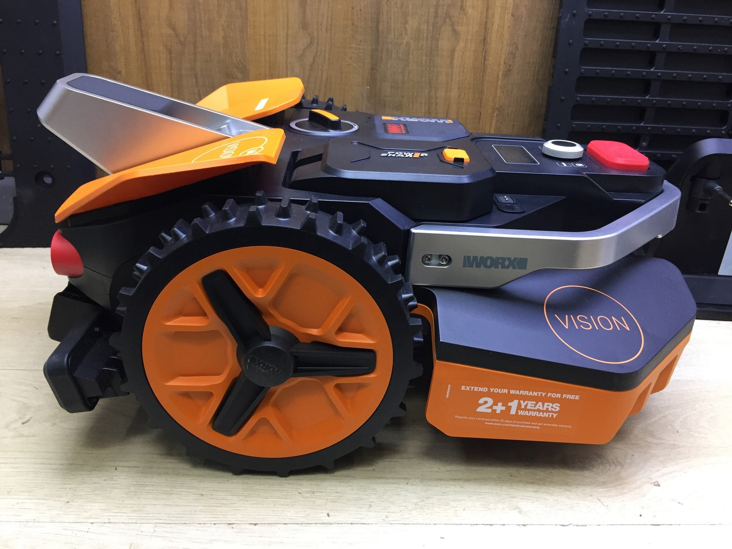 WORX Landroid Vision M600 Mähroboter WR206E für Gärten bis 600m² WLAN Bluetooth