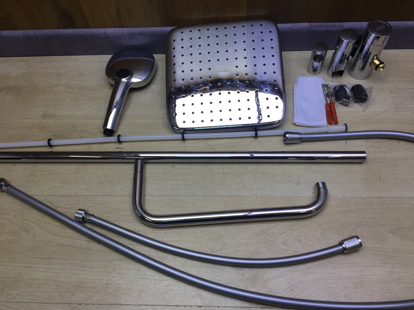 GROHE Vitalio 250 shower system with diverter (26986001), I30402