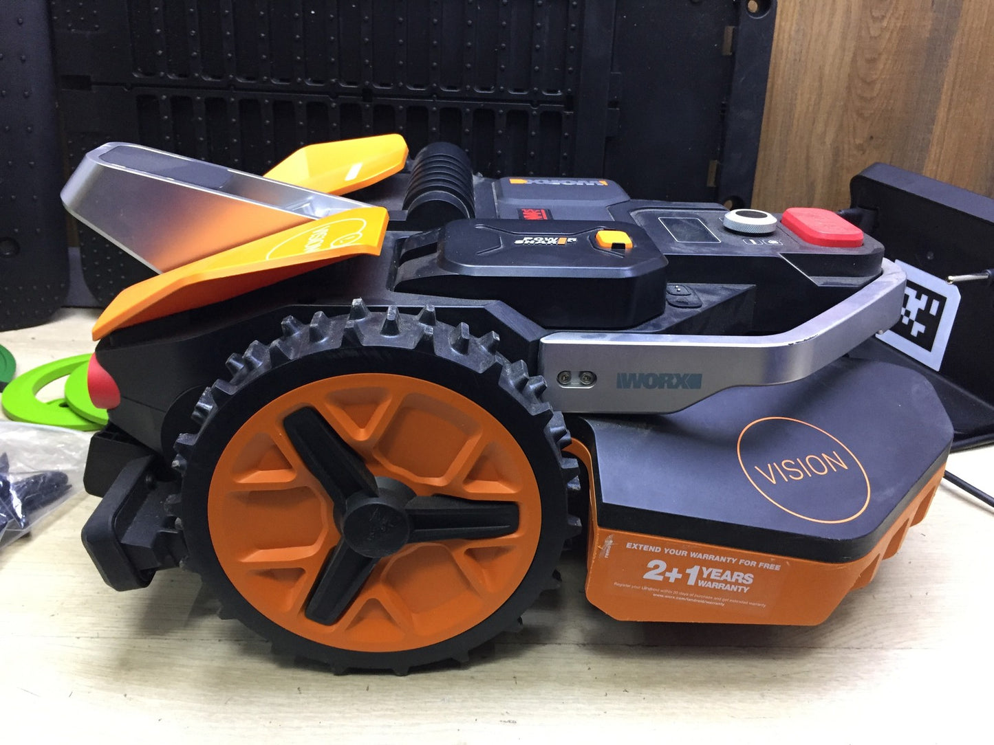 Worx Landroid Vision L1600 Mähroboter WR216E, für Gärten bis 1600qm, I34129