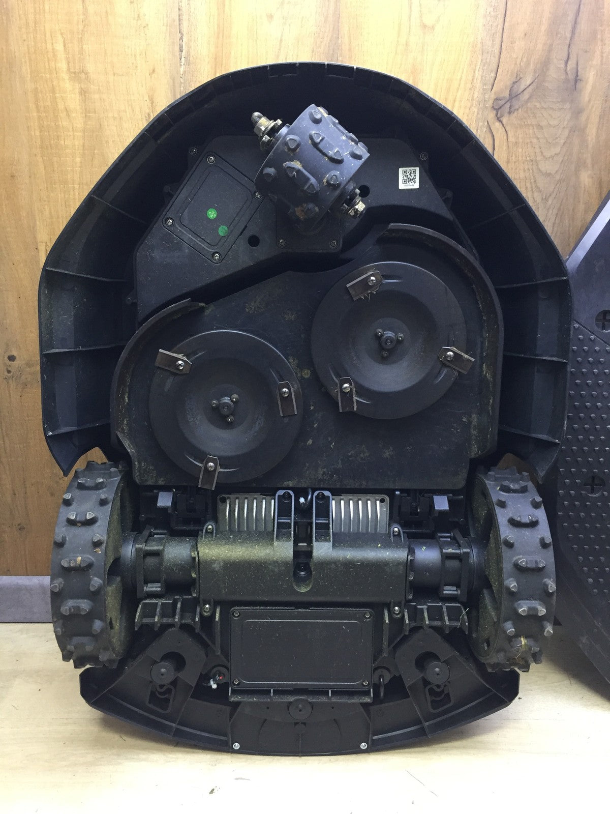 Kärcher RCX 6 robotic lawnmower, performance up to 3,000 m², all-wheel drive, GPS RTK I33408