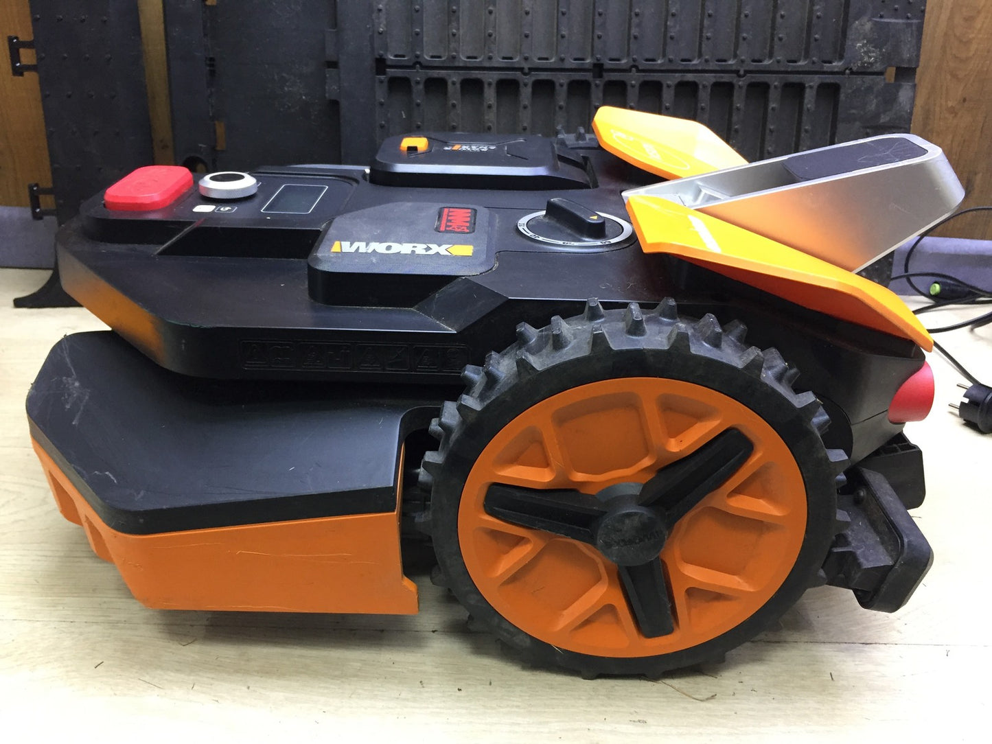 WORX Landroid Vision M600 Mähroboter WR206E.1 für Gärten bis 600m², I33645