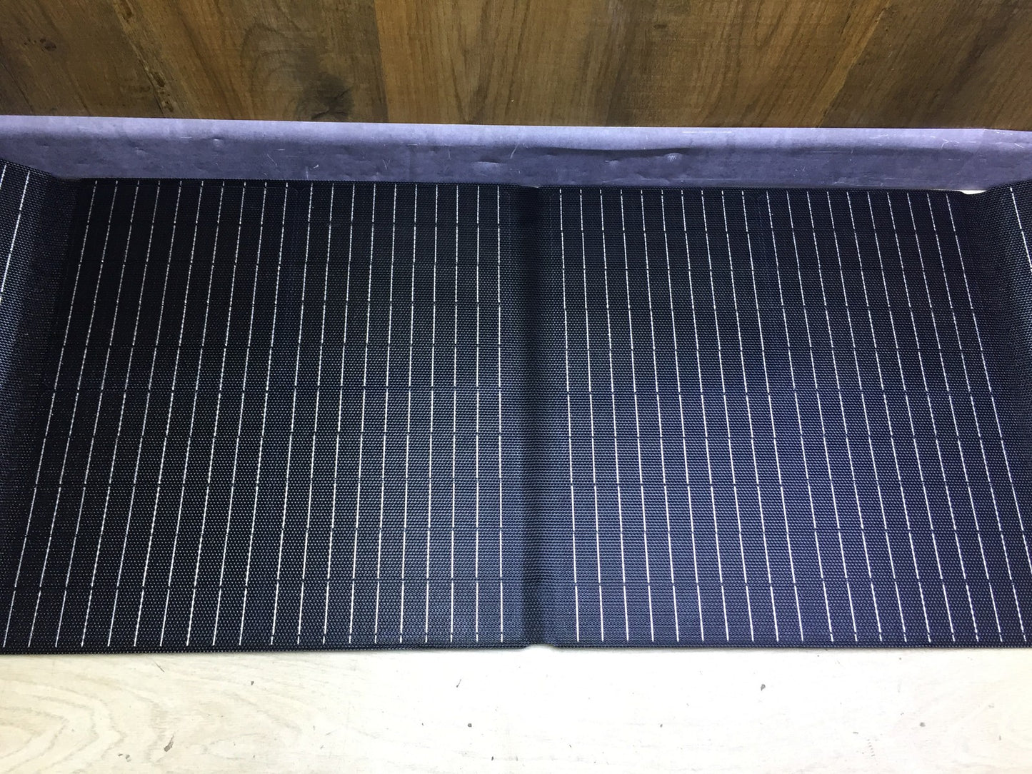 Ecosonique UT-100 solar panel with removable power hub, 100W, I33226