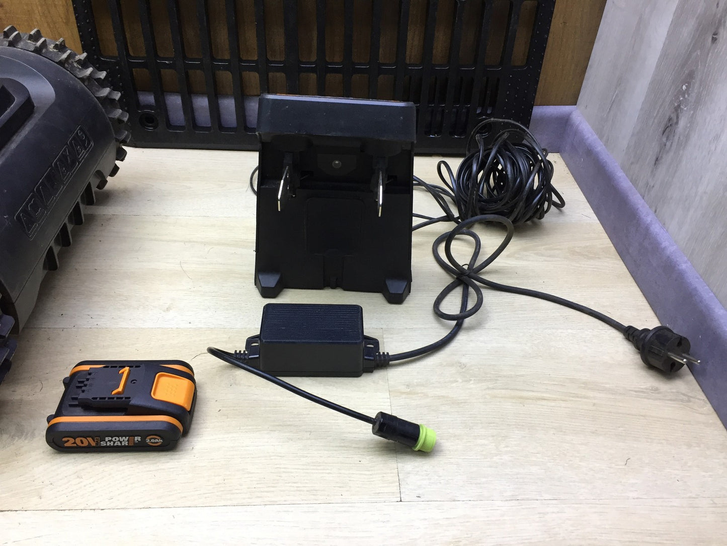WORX Landroid M500 PLUS WR165E Robotic Lawnmower for up to 500 sqm with Wi-Fi, Bluetooth, I33544