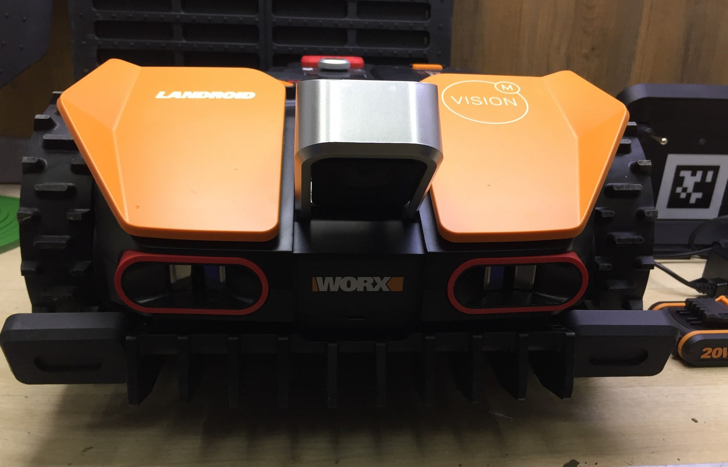 WORX Landroid Vision M550 Mähroboter WR205E für Gärten bis 550m², I33326