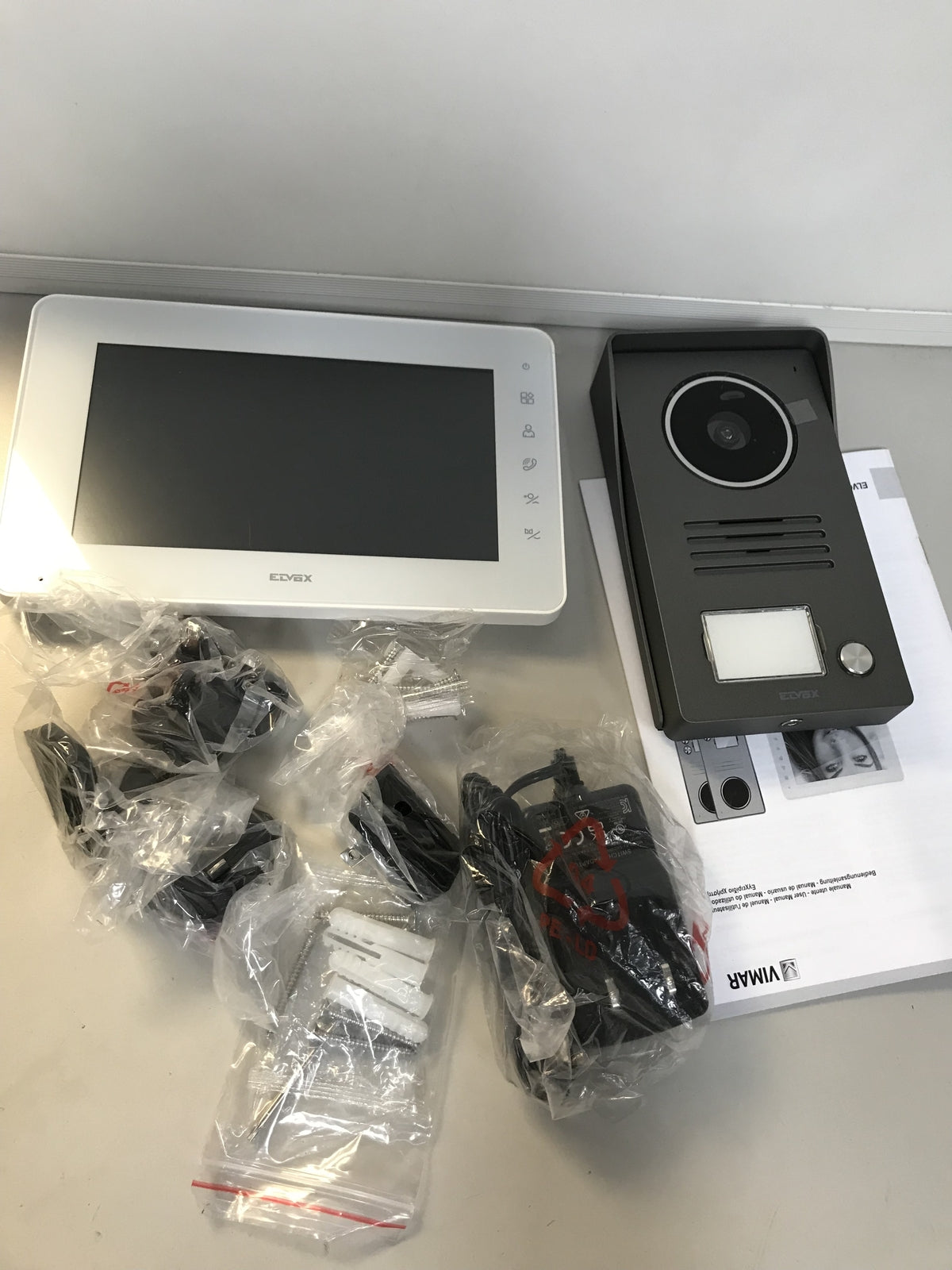 VIMAR ELVOX K40910 Videosprechenalage Set mit Monitor 7 Zoll, I32202