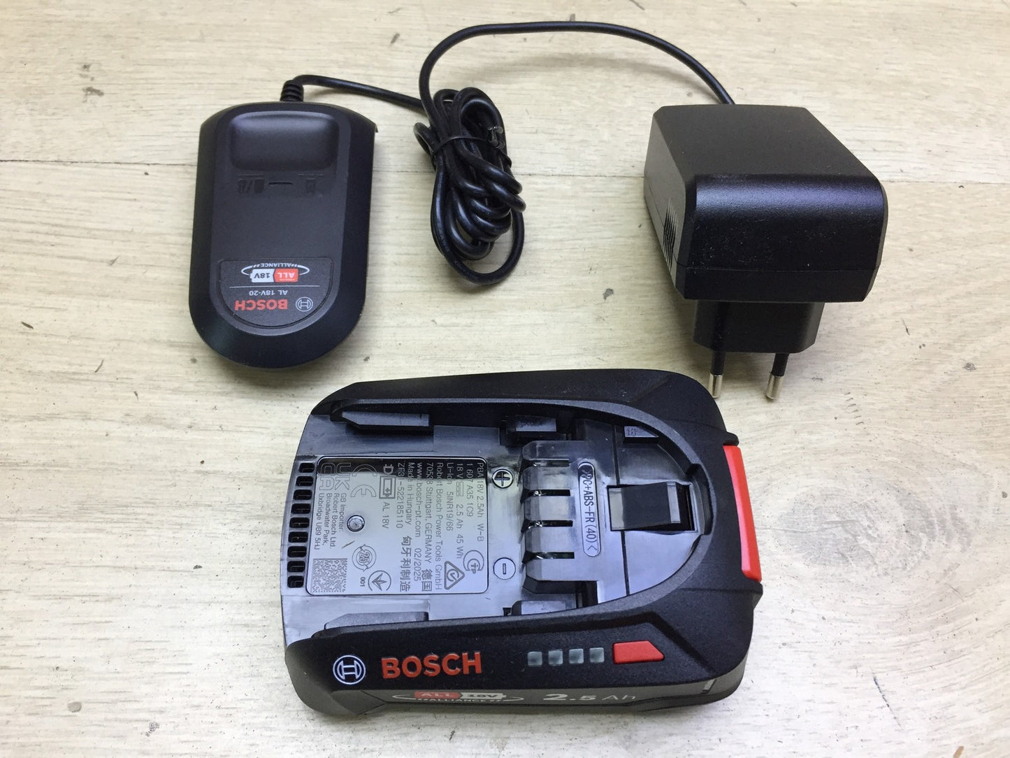 Bosch UniversalChain 18 cordless chainsaw, 2.5Ah battery, 18V, I33118