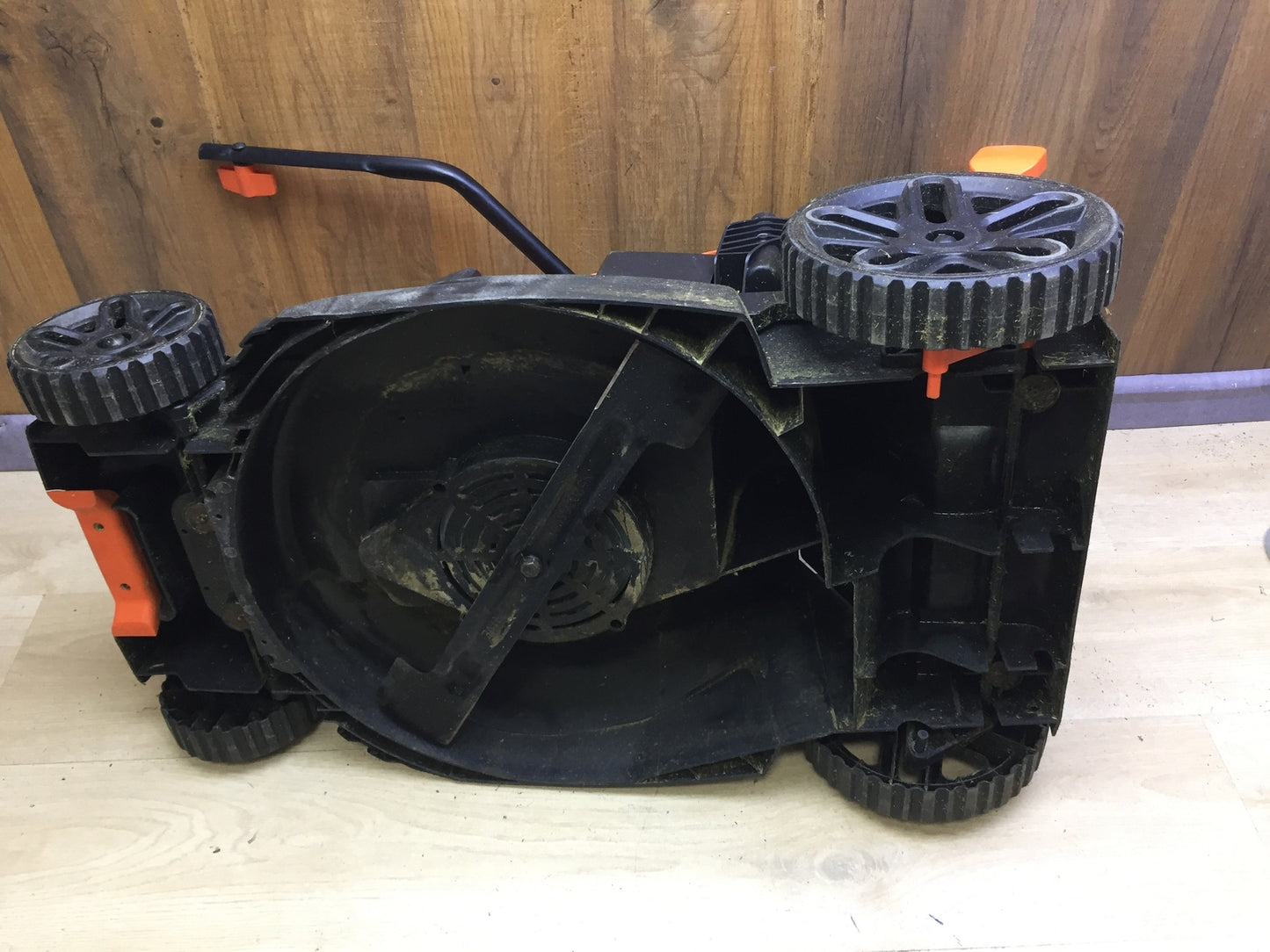 Black&Decker BEMW481ES Electric Lawn Mower 1800W Working Width 42cm, I32319