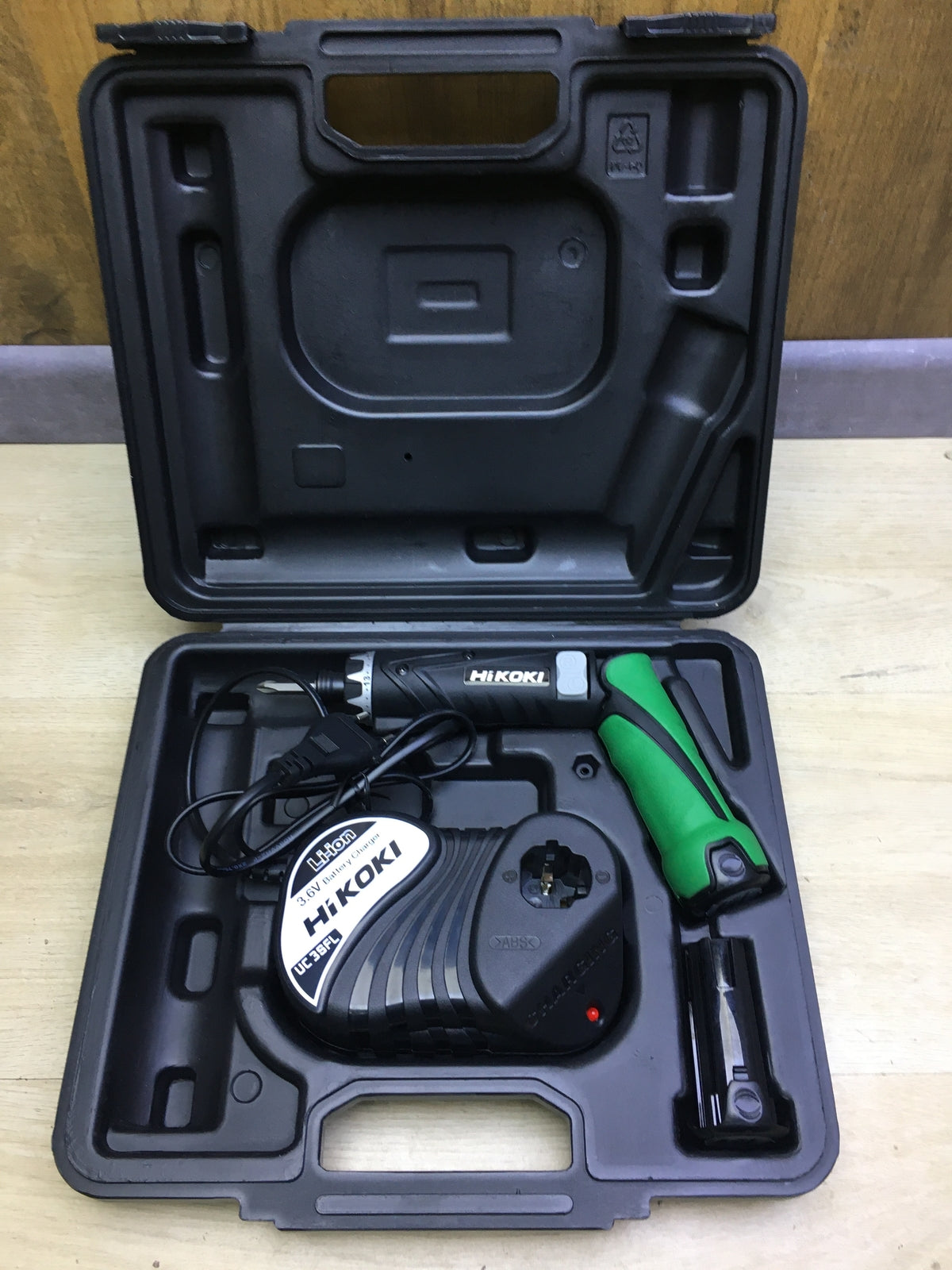 Hitachi DB 3DL2 cordless angle screwdriver, with 2x batteries and charger, I31277