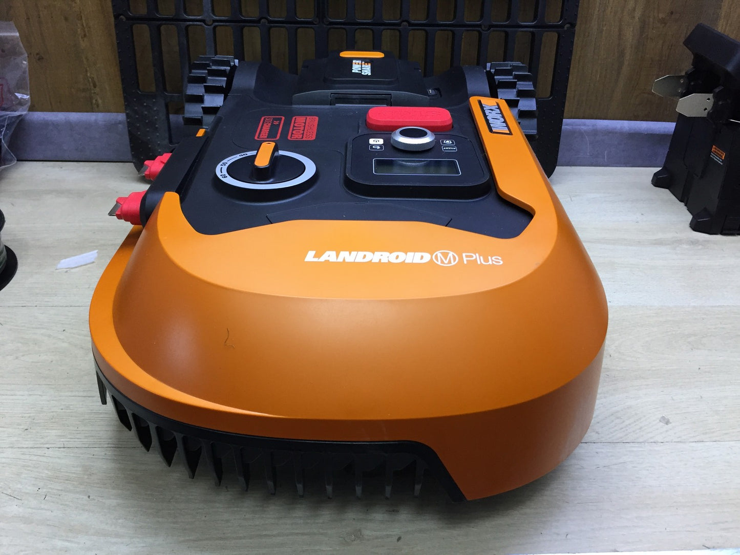 WORX Landroid M500 PLUS WR165E Mähroboter bis 500 qm mit WLAN, Bluetooth, I33689