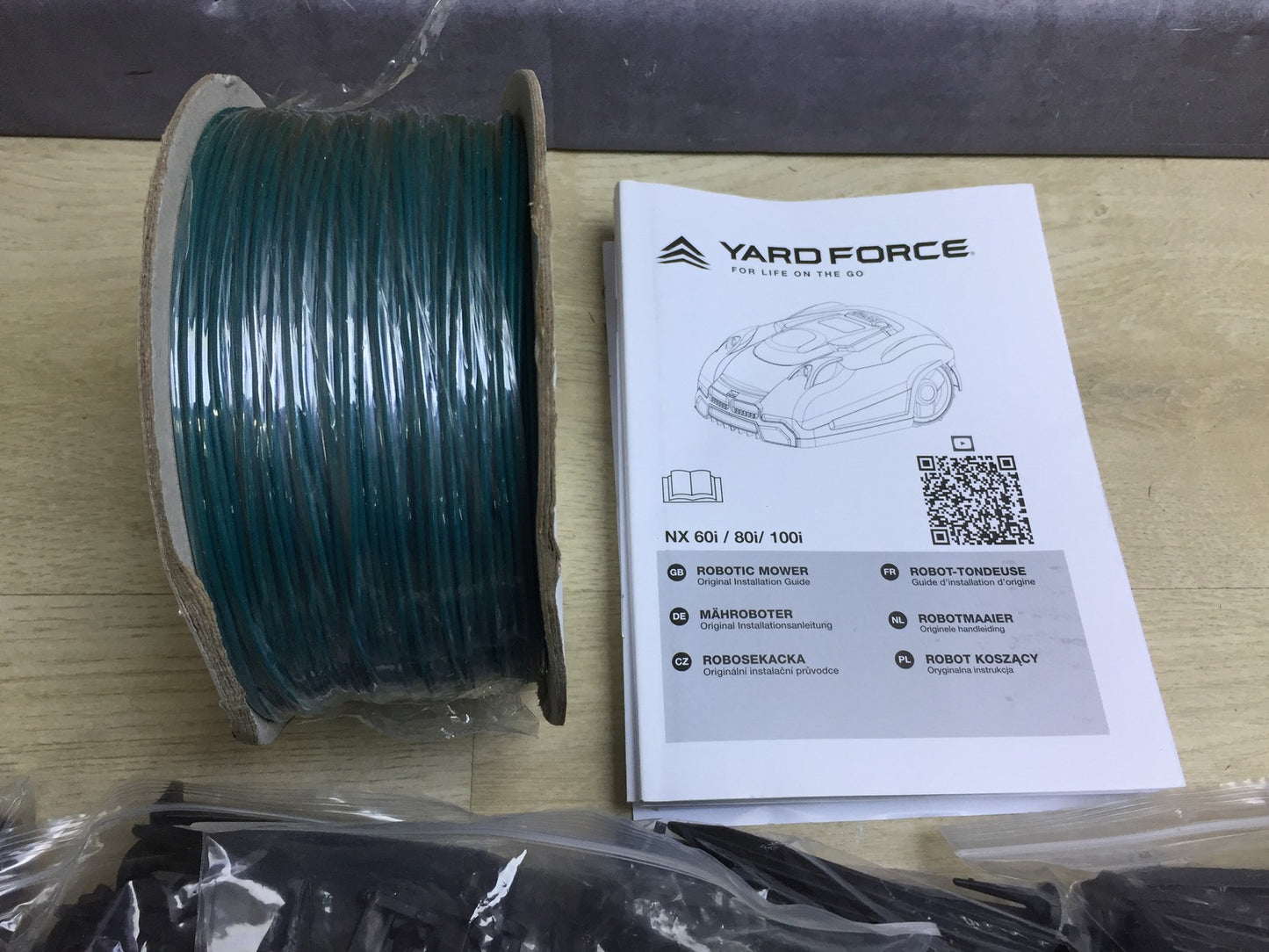 YARD FORCE robotic lawnmower NX100i up to 1000 sqm, I33464